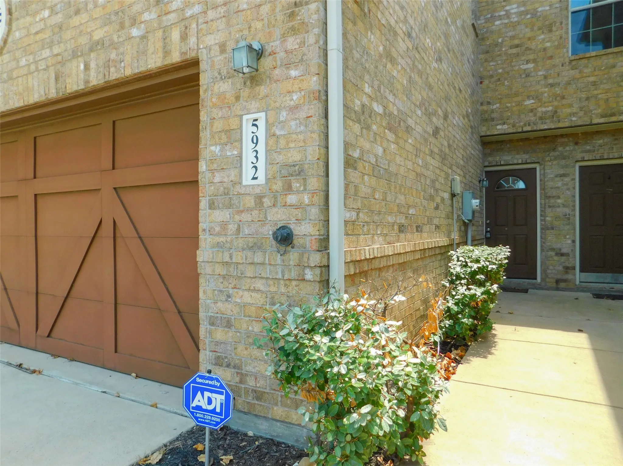 Townhouse For Rent in Denton County , 5932 Lost Valley Drive, The Colony, Texas 75056, 3 Bedroom, 3 Bathroom, 2 Garage spaces, 1,839 Sqft, built in 2009, mls#21377549, Real Estate Agent in The Colony, Homes For Rent in Denton county, Homes For Rent in The Colony, Realtor in The Colony Texas, Real Estate Brokerage Independent Realty Texas, Luminita Cordes Realtor