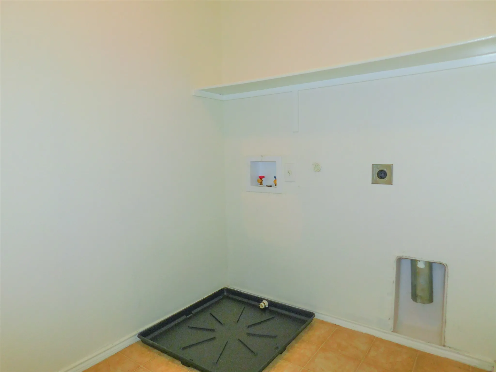 Townhouse For Rent in Denton County , 5932 Lost Valley Drive, The Colony, Texas 75056, 3 Bedroom, 3 Bathroom, 2 Garage spaces, 1,839 Sqft, built in 2009, mls#21377549, Real Estate Agent in The Colony, Homes For Rent in Denton county, Homes For Rent in The Colony, Realtor in The Colony Texas, Real Estate Brokerage Independent Realty Texas, Luminita Cordes Realtor