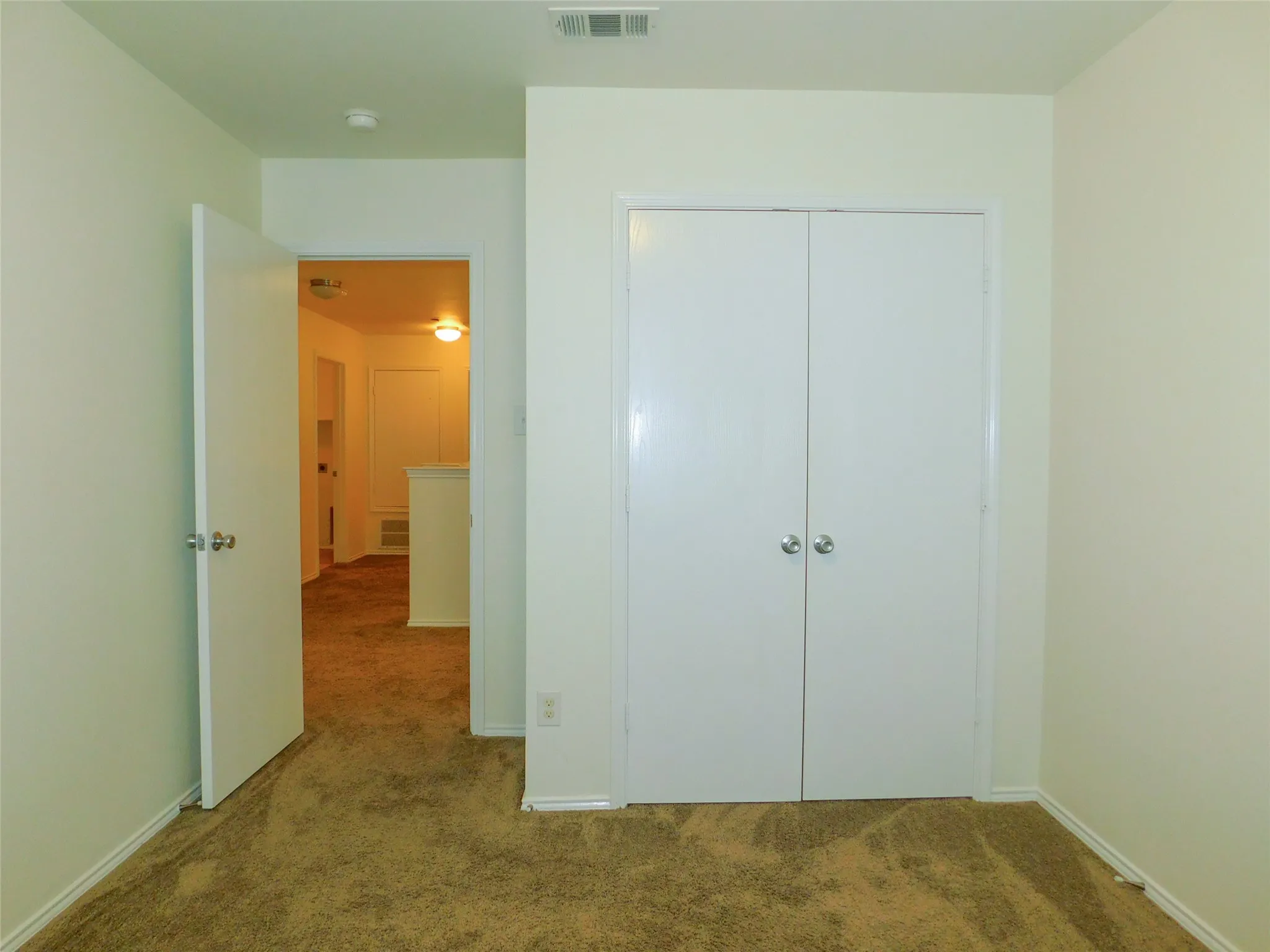 Townhouse For Rent in Denton County , 5932 Lost Valley Drive, The Colony, Texas 75056, 3 Bedroom, 3 Bathroom, 2 Garage spaces, 1,839 Sqft, built in 2009, mls#21377549, Real Estate Agent in The Colony, Homes For Rent in Denton county, Homes For Rent in The Colony, Realtor in The Colony Texas, Real Estate Brokerage Independent Realty Texas, Luminita Cordes Realtor