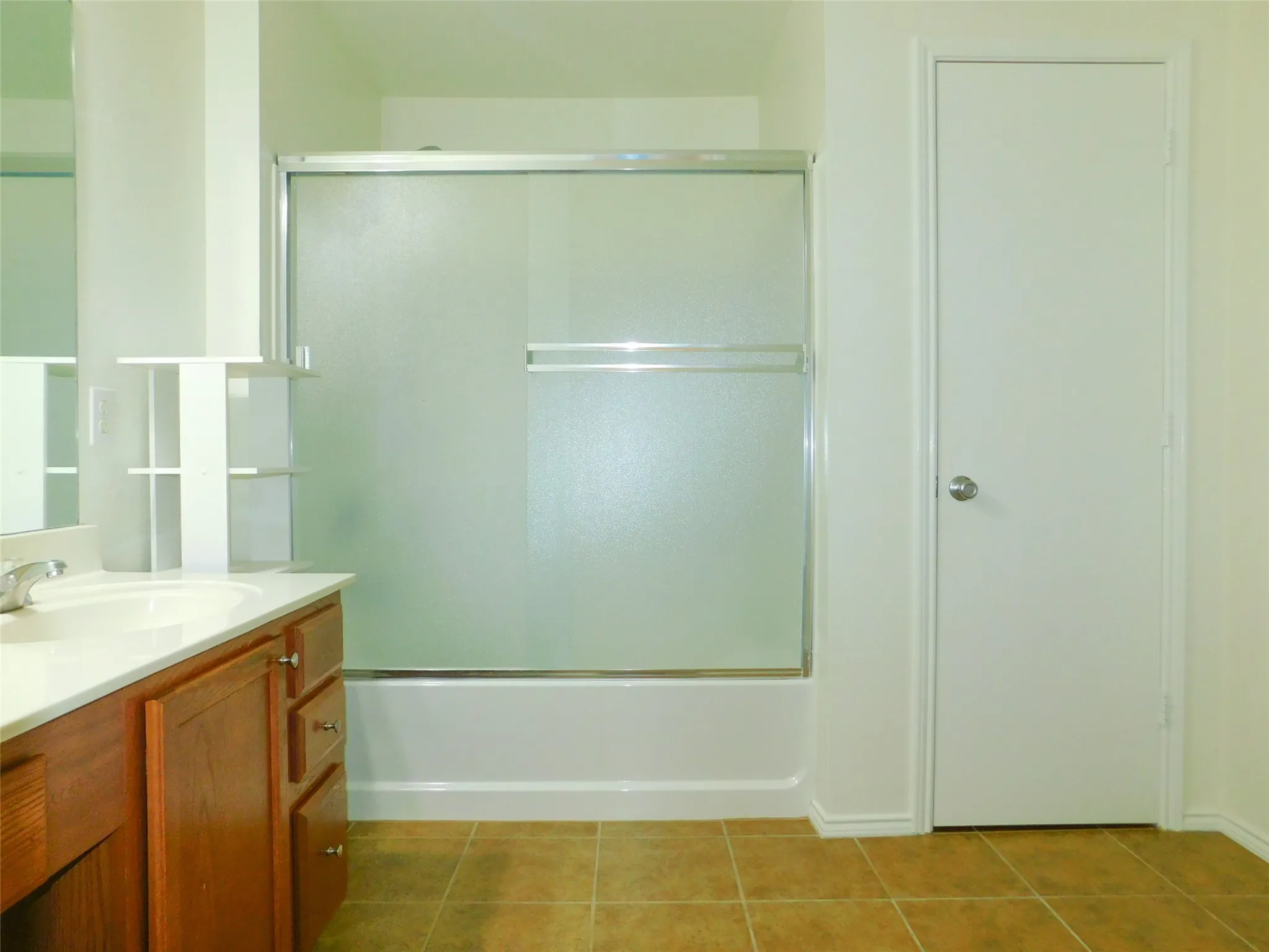 Townhouse For Rent in Denton County , 5932 Lost Valley Drive, The Colony, Texas 75056, 3 Bedroom, 3 Bathroom, 2 Garage spaces, 1,839 Sqft, built in 2009, mls#21377549, Real Estate Agent in The Colony, Homes For Rent in Denton county, Homes For Rent in The Colony, Realtor in The Colony Texas, Real Estate Brokerage Independent Realty Texas, Luminita Cordes Realtor
