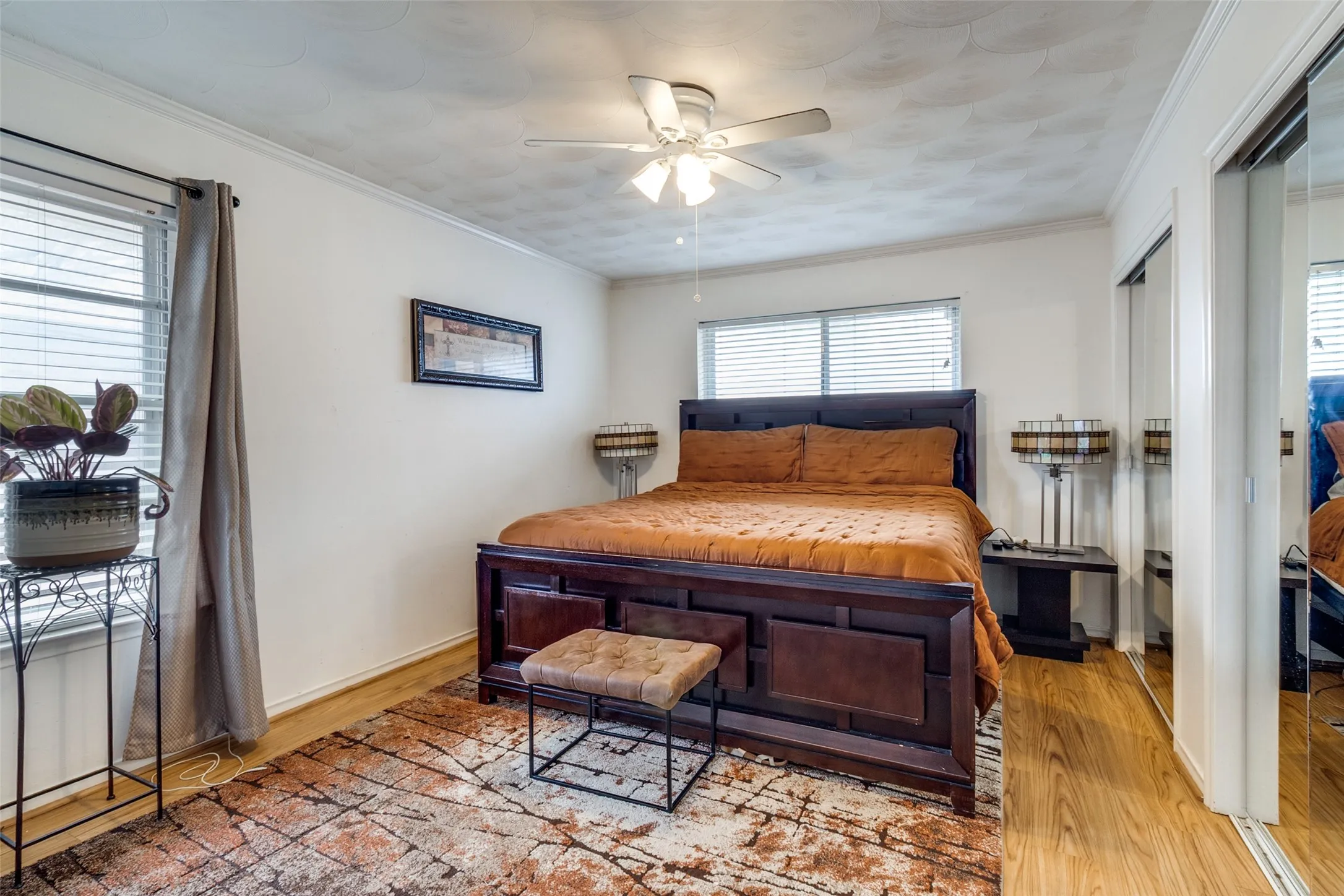 Duplex For Sale in Dallas County , 11315-11317 Lochwood Boulevard, Dallas, Texas 75218, 4 Bedroom, 0, Garage spaces, 2,322 Sqft, built in 1958, mls#21371374, Real Estate Agent in Dallas, Homes For Sale in Dallas county, Homes For Sale in Dallas, Realtor in Dallas Texas, Real Estate Brokerage Independent Realty Texas, Luminita Cordes Realtor