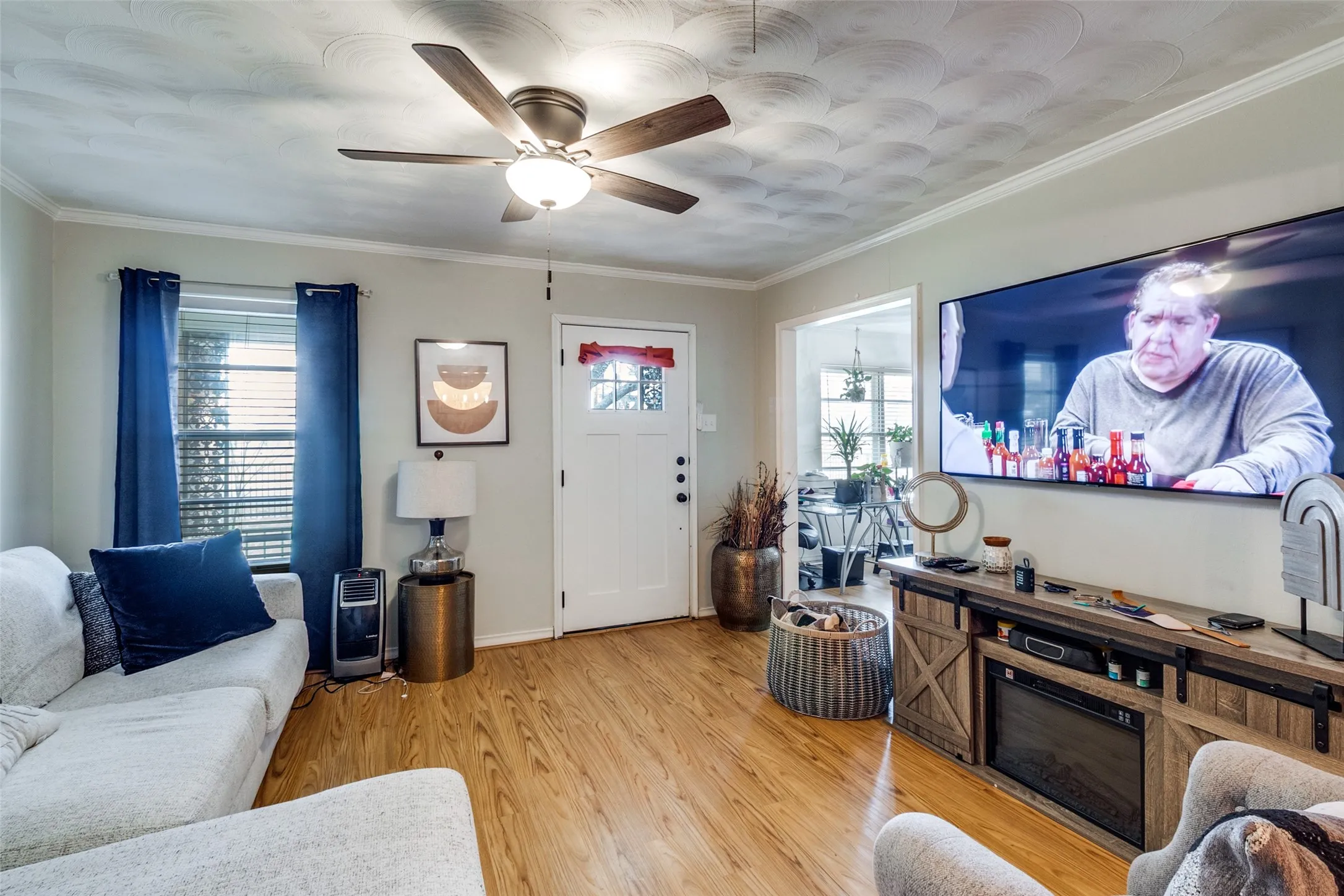 Duplex For Sale in Dallas County , 11315-11317 Lochwood Boulevard, Dallas, Texas 75218, 4 Bedroom, 0, Garage spaces, 2,322 Sqft, built in 1958, mls#21371374, Real Estate Agent in Dallas, Homes For Sale in Dallas county, Homes For Sale in Dallas, Realtor in Dallas Texas, Real Estate Brokerage Independent Realty Texas, Luminita Cordes Realtor