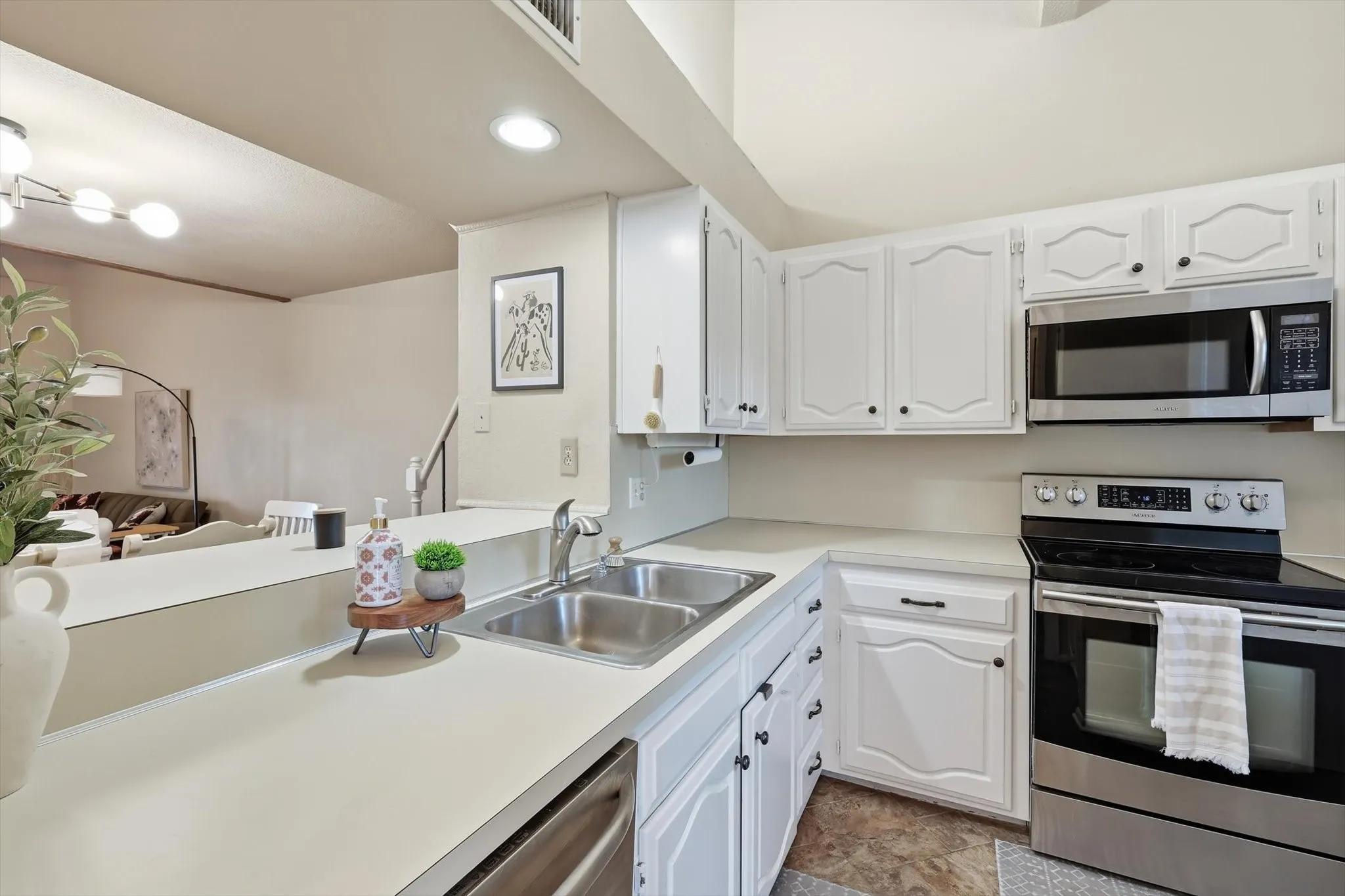 Condominium For Sale in Palo Pinto County , 3033 Hells Gate Loop E207, Strawn, Texas 76475, 3 Bedroom, 2 Bathroom, Garage spaces, 1,260 Sqft, built in 1987, mls#21377550, Real Estate Agent in Strawn, Homes For Sale in Palo Pinto county, Homes For Sale in Strawn, Realtor in Strawn Texas, Real Estate Brokerage Independent Realty Texas, Luminita Cordes Realtor