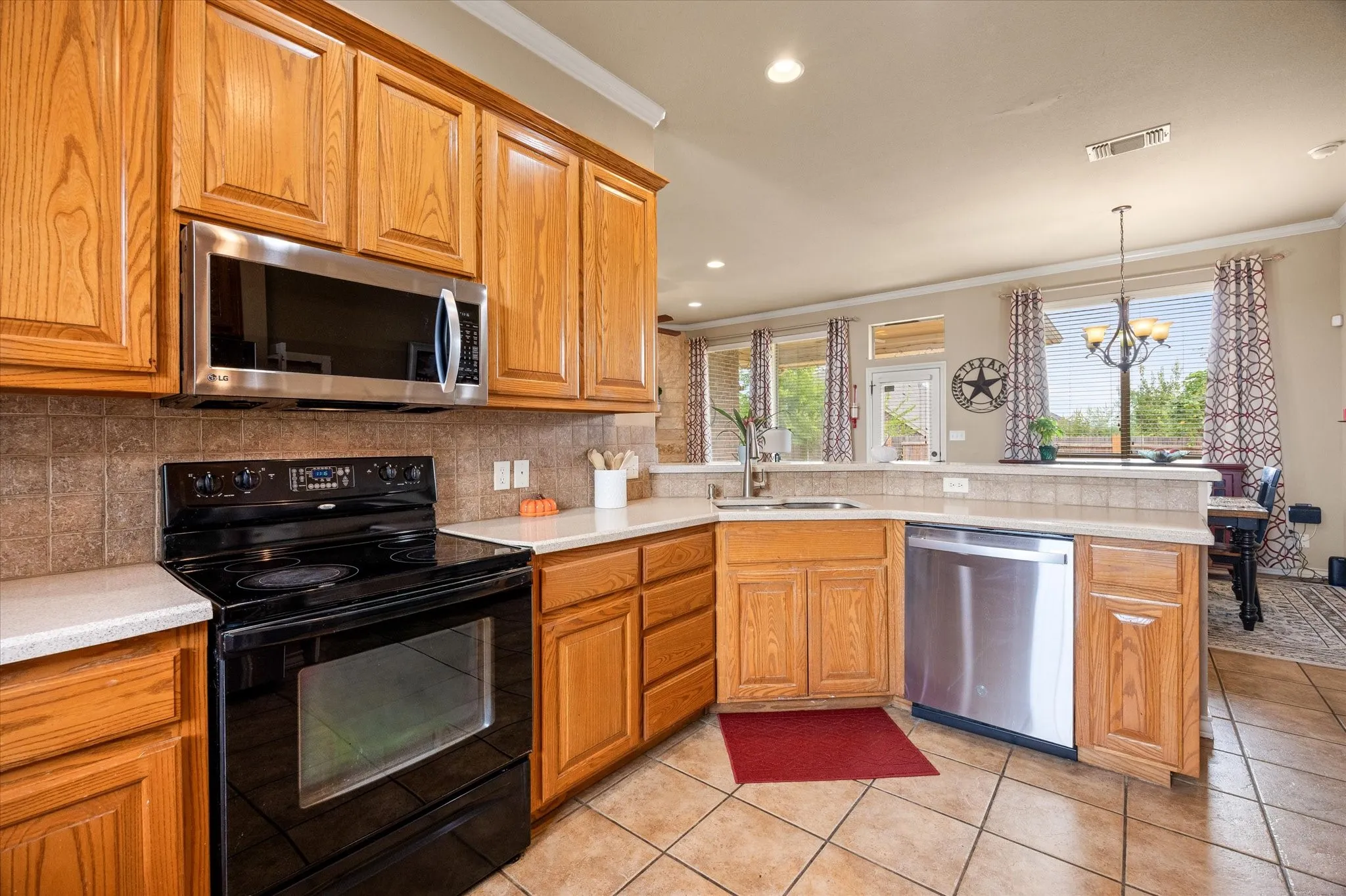 Single Family Residence For Sale in Hood County , 2804 Tour Court, Granbury, Texas 76049, 3 Bedroom, 2 Bathroom, 2 Garage spaces, 1,874 Sqft, built in 2007, mls#21376317, Real Estate Agent in Granbury, Homes For Sale in Hood county, Homes For Sale in Granbury, Realtor in Granbury Texas, Real Estate Brokerage Independent Realty Texas, Luminita Cordes Realtor