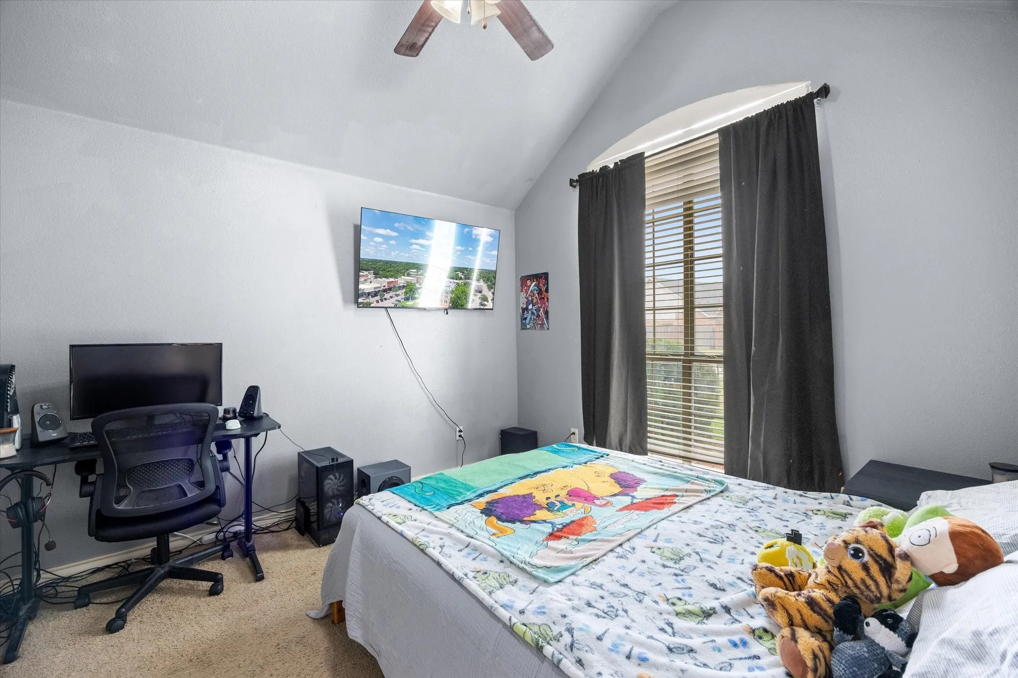 Single Family Residence For Sale in Hood County , 2804 Tour Court, Granbury, Texas 76049, 3 Bedroom, 2 Bathroom, 2 Garage spaces, 1,874 Sqft, built in 2007, mls#21376317, Real Estate Agent in Granbury, Homes For Sale in Hood county, Homes For Sale in Granbury, Realtor in Granbury Texas, Real Estate Brokerage Independent Realty Texas, Luminita Cordes Realtor