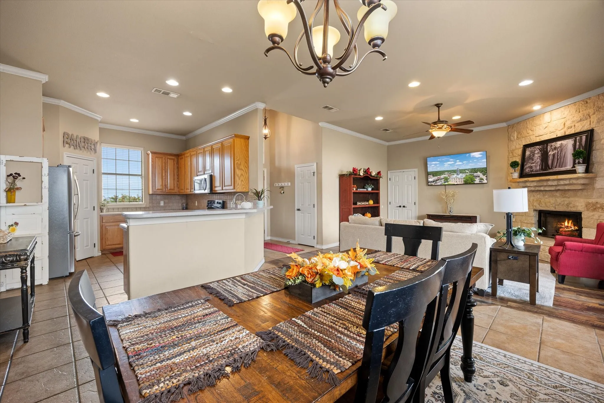 Single Family Residence For Sale in Hood County , 2804 Tour Court, Granbury, Texas 76049, 3 Bedroom, 2 Bathroom, 2 Garage spaces, 1,874 Sqft, built in 2007, mls#21376317, Real Estate Agent in Granbury, Homes For Sale in Hood county, Homes For Sale in Granbury, Realtor in Granbury Texas, Real Estate Brokerage Independent Realty Texas, Luminita Cordes Realtor