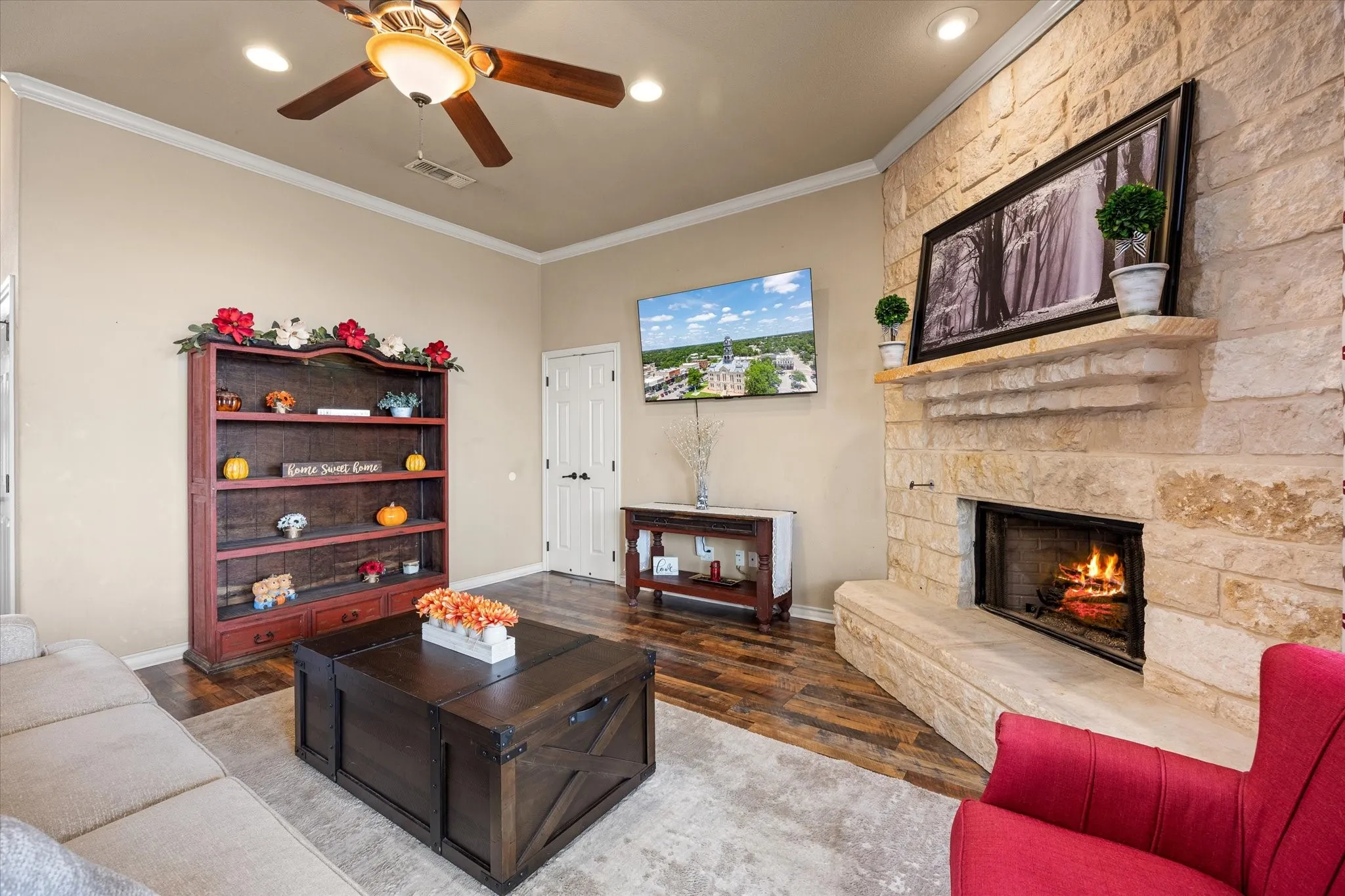 Single Family Residence For Sale in Hood County , 2804 Tour Court, Granbury, Texas 76049, 3 Bedroom, 2 Bathroom, 2 Garage spaces, 1,874 Sqft, built in 2007, mls#21376317, Real Estate Agent in Granbury, Homes For Sale in Hood county, Homes For Sale in Granbury, Realtor in Granbury Texas, Real Estate Brokerage Independent Realty Texas, Luminita Cordes Realtor