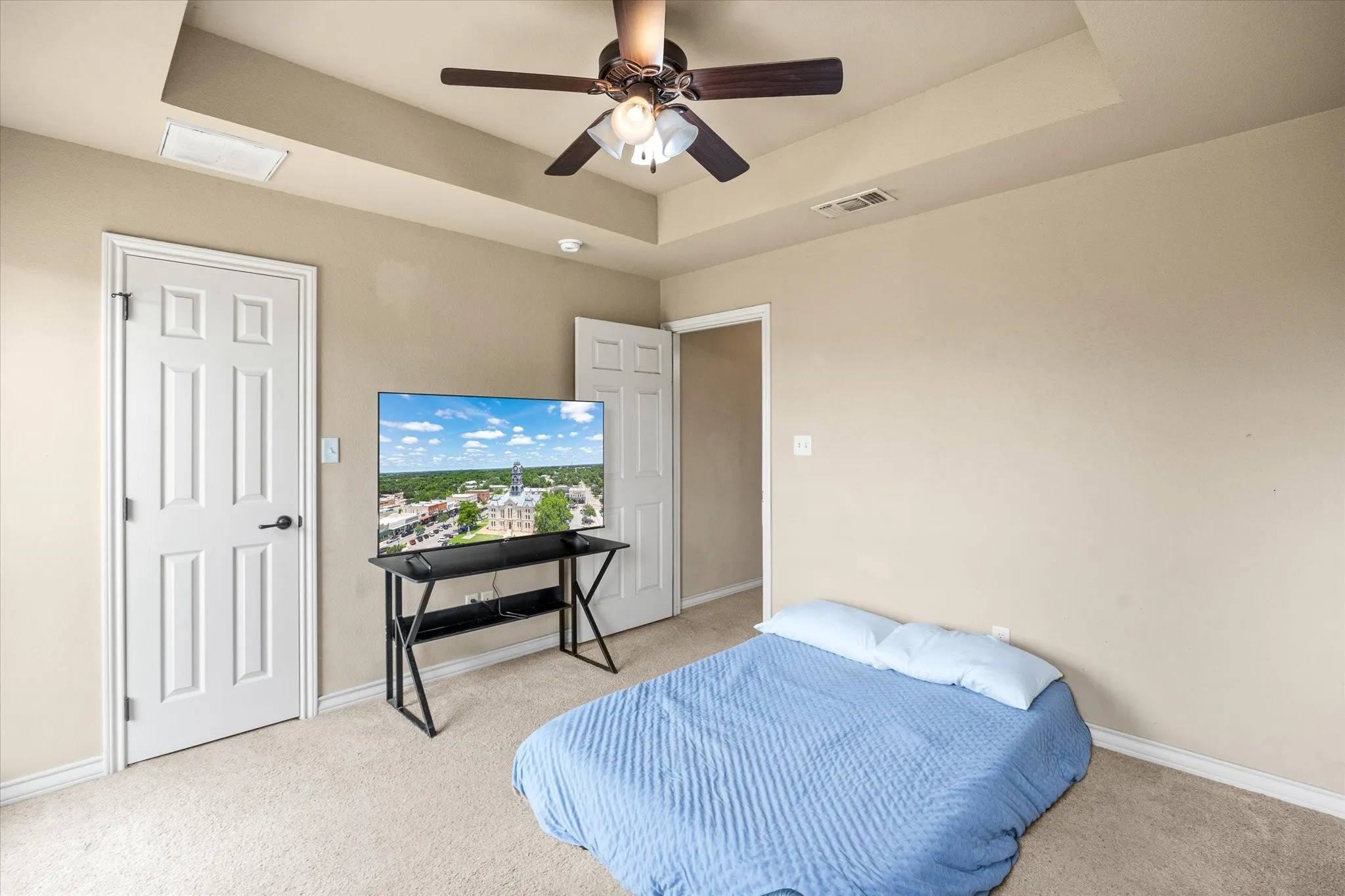 Single Family Residence For Sale in Hood County , 2804 Tour Court, Granbury, Texas 76049, 3 Bedroom, 2 Bathroom, 2 Garage spaces, 1,874 Sqft, built in 2007, mls#21376317, Real Estate Agent in Granbury, Homes For Sale in Hood county, Homes For Sale in Granbury, Realtor in Granbury Texas, Real Estate Brokerage Independent Realty Texas, Luminita Cordes Realtor