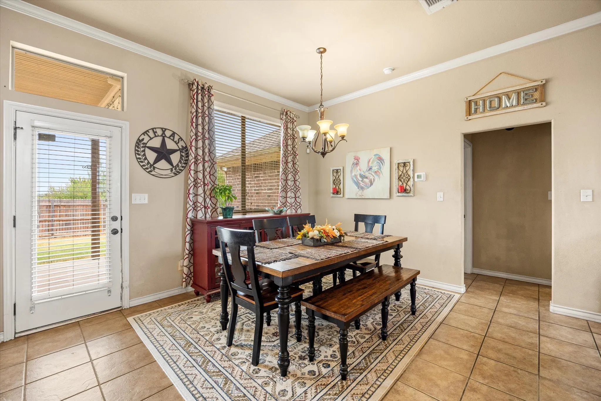 Single Family Residence For Sale in Hood County , 2804 Tour Court, Granbury, Texas 76049, 3 Bedroom, 2 Bathroom, 2 Garage spaces, 1,874 Sqft, built in 2007, mls#21376317, Real Estate Agent in Granbury, Homes For Sale in Hood county, Homes For Sale in Granbury, Realtor in Granbury Texas, Real Estate Brokerage Independent Realty Texas, Luminita Cordes Realtor