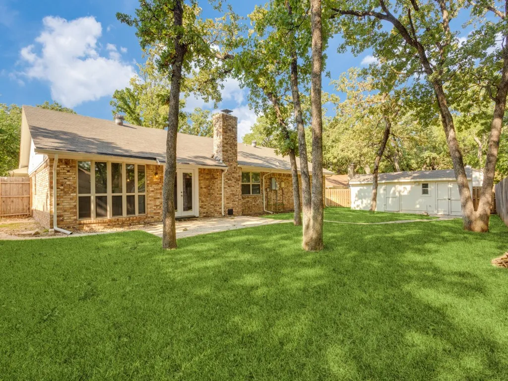Single Family Residence For Rent in Tarrant County , 2946 Canyon Drive, Grapevine, Texas 76051, 4 Bedroom, 2 Bathroom, 2 Garage spaces, 1,744 Sqft, built in 1976, mls#21376767, Real Estate Agent in Grapevine, Homes For Rent in Tarrant county, Homes For Rent in Grapevine, Realtor in Grapevine Texas, Real Estate Brokerage Independent Realty Texas, Luminita Cordes Realtor