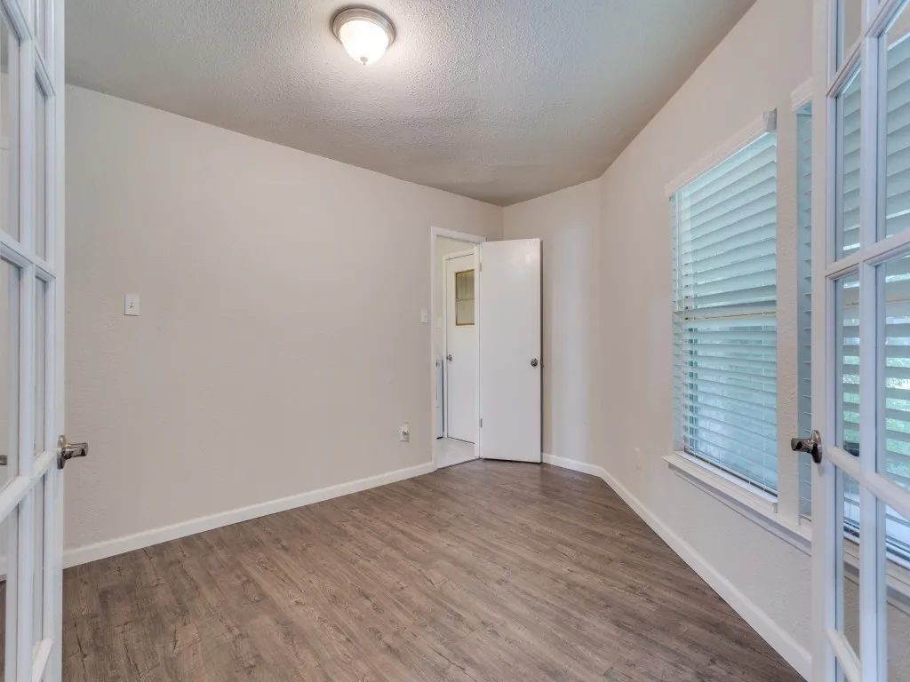 Single Family Residence For Rent in Tarrant County , 2946 Canyon Drive, Grapevine, Texas 76051, 4 Bedroom, 2 Bathroom, 2 Garage spaces, 1,744 Sqft, built in 1976, mls#21376767, Real Estate Agent in Grapevine, Homes For Rent in Tarrant county, Homes For Rent in Grapevine, Realtor in Grapevine Texas, Real Estate Brokerage Independent Realty Texas, Luminita Cordes Realtor