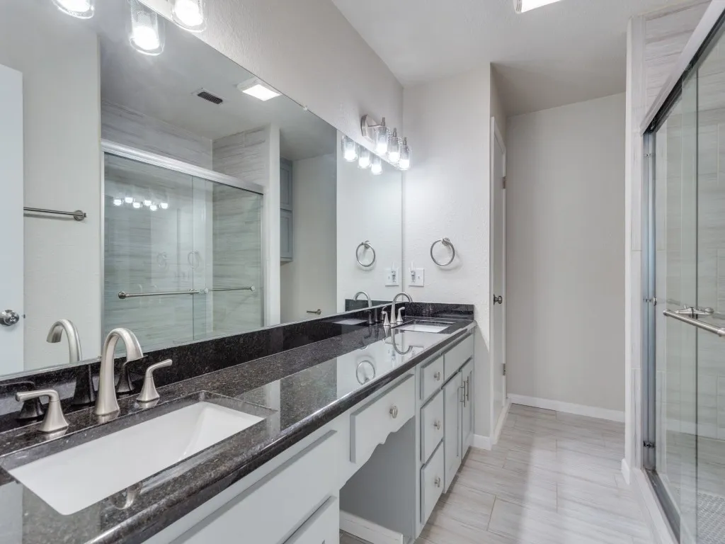 Single Family Residence For Rent in Tarrant County , 2946 Canyon Drive, Grapevine, Texas 76051, 4 Bedroom, 2 Bathroom, 2 Garage spaces, 1,744 Sqft, built in 1976, mls#21376767, Real Estate Agent in Grapevine, Homes For Rent in Tarrant county, Homes For Rent in Grapevine, Realtor in Grapevine Texas, Real Estate Brokerage Independent Realty Texas, Luminita Cordes Realtor