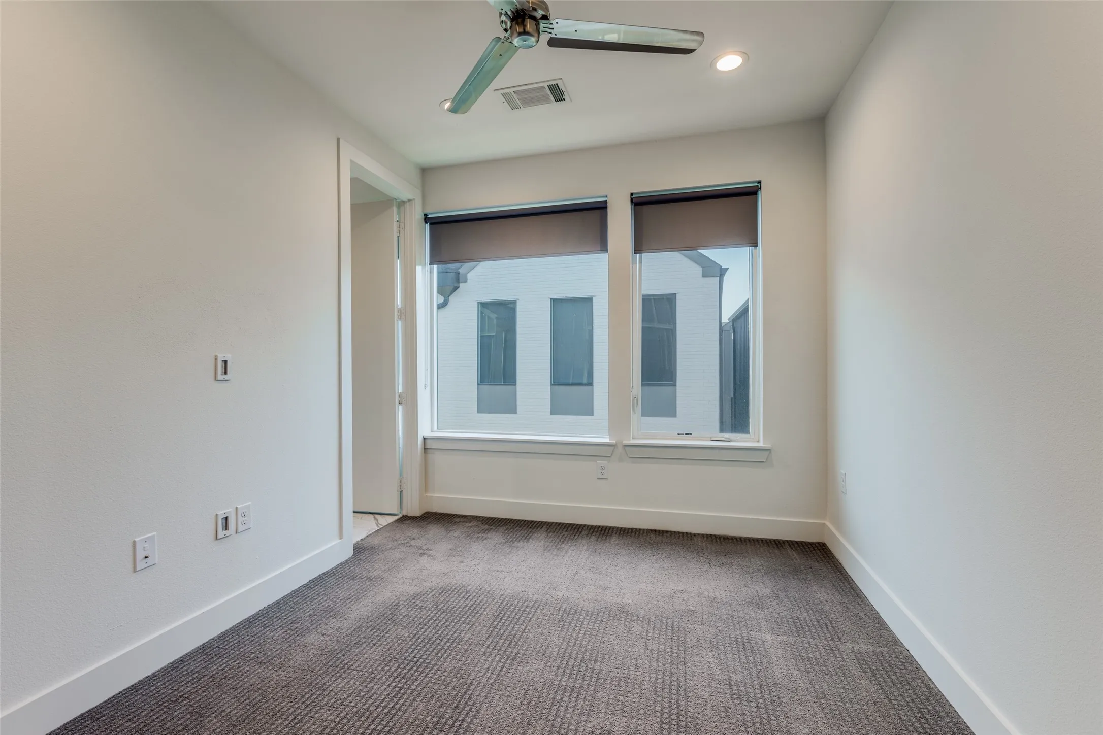 Townhouse For Rent in Dallas County , 4426 Cabell Drive 1307, Dallas, Texas 75204, 2 Bedroom, 3 Bathroom, 2 Garage spaces, 1,375 Sqft, built in 2019, mls#21377596, Real Estate Agent in Dallas, Homes For Rent in Dallas county, Homes For Rent in Dallas, Realtor in Dallas Texas, Real Estate Brokerage Independent Realty Texas, Luminita Cordes Realtor