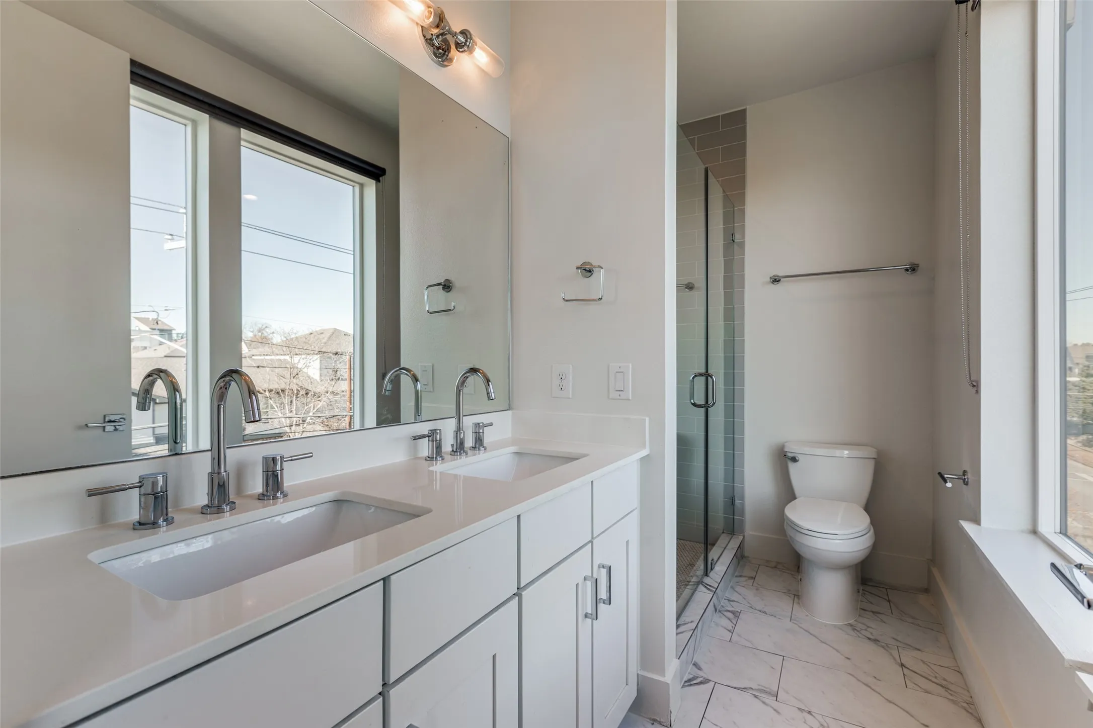 Townhouse For Rent in Dallas County , 4426 Cabell Drive 1307, Dallas, Texas 75204, 2 Bedroom, 3 Bathroom, 2 Garage spaces, 1,375 Sqft, built in 2019, mls#21377596, Real Estate Agent in Dallas, Homes For Rent in Dallas county, Homes For Rent in Dallas, Realtor in Dallas Texas, Real Estate Brokerage Independent Realty Texas, Luminita Cordes Realtor