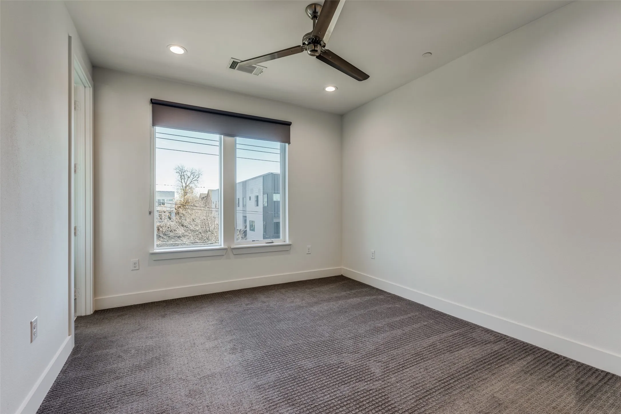 Townhouse For Rent in Dallas County , 4426 Cabell Drive 1307, Dallas, Texas 75204, 2 Bedroom, 3 Bathroom, 2 Garage spaces, 1,375 Sqft, built in 2019, mls#21377596, Real Estate Agent in Dallas, Homes For Rent in Dallas county, Homes For Rent in Dallas, Realtor in Dallas Texas, Real Estate Brokerage Independent Realty Texas, Luminita Cordes Realtor