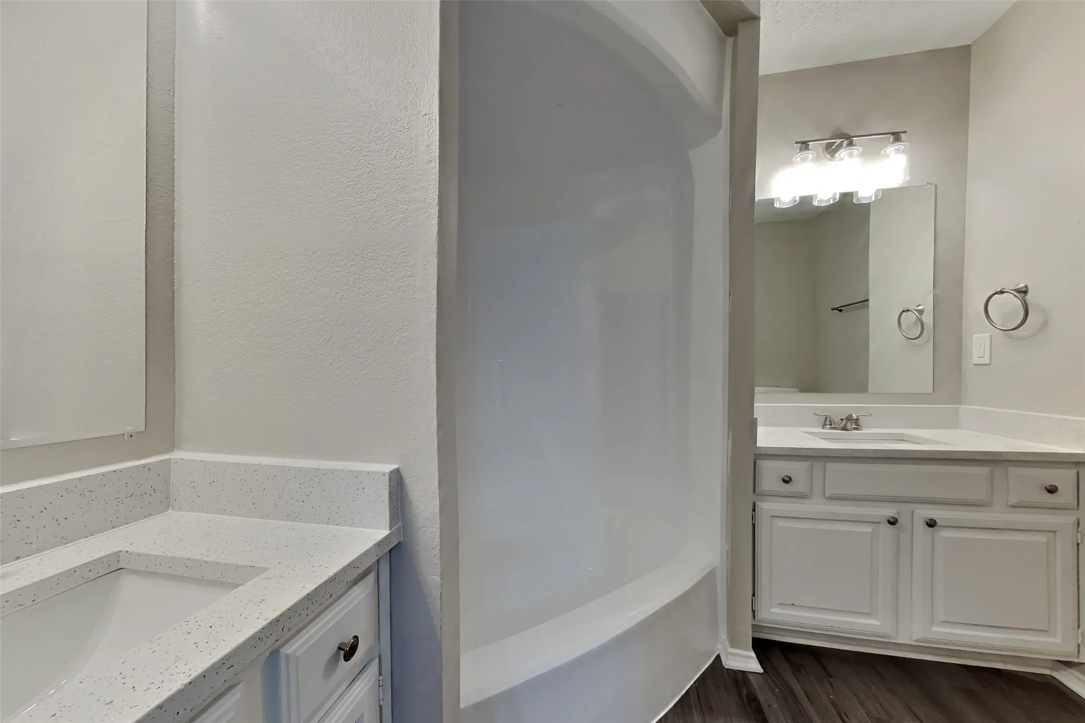 Single Family Residence For Rent in Tarrant County , 6011 Parkmeadow Drive, Arlington, Texas 76018, 4 Bedroom, 3 Bathroom, 2 Garage spaces, 1,796 Sqft, built in 1989, mls#21377575, Real Estate Agent in Arlington, Homes For Rent in Tarrant county, Homes For Rent in Arlington, Realtor in Arlington Texas, Real Estate Brokerage Independent Realty Texas, Luminita Cordes Realtor