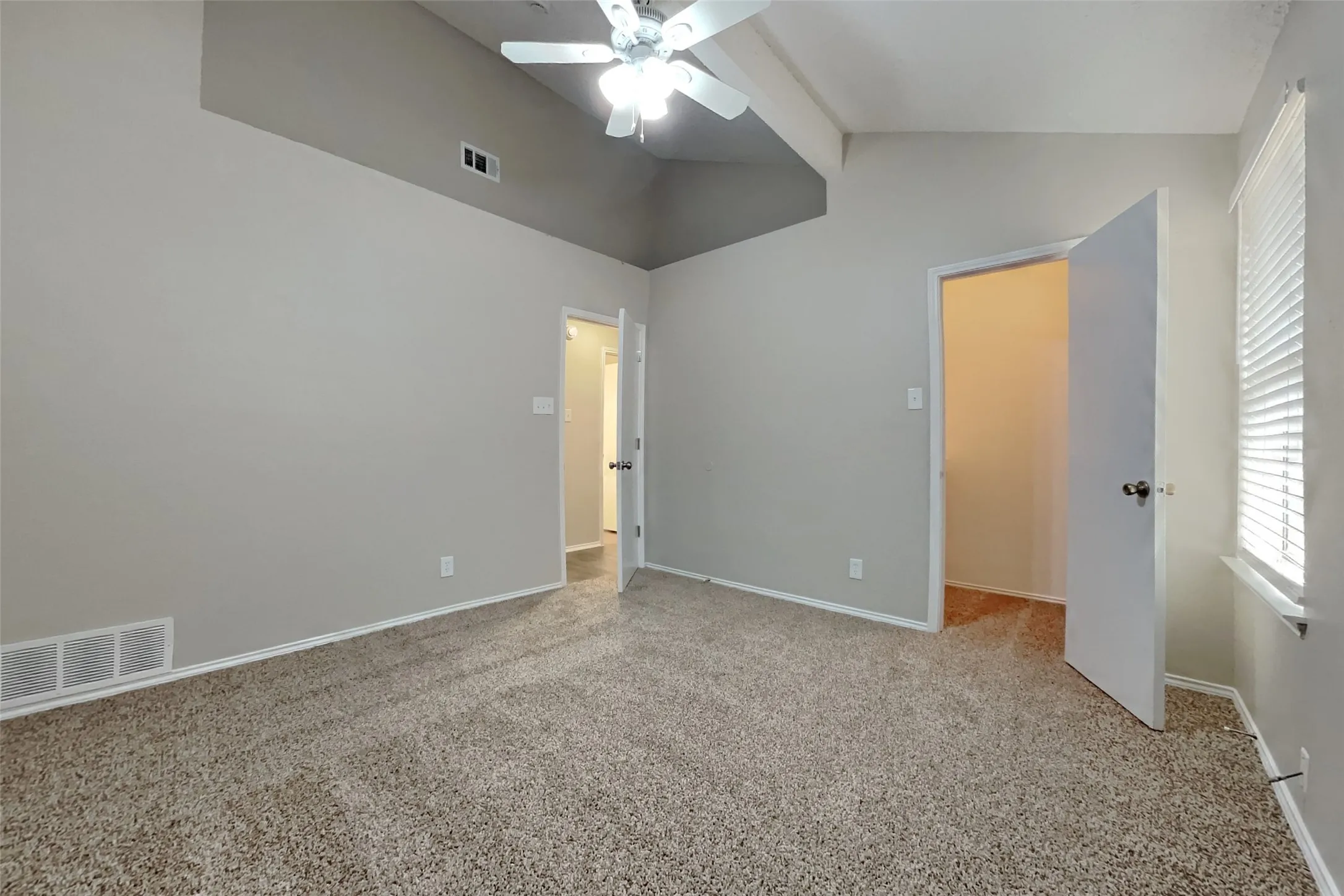 Single Family Residence For Rent in Tarrant County , 6011 Parkmeadow Drive, Arlington, Texas 76018, 4 Bedroom, 3 Bathroom, 2 Garage spaces, 1,796 Sqft, built in 1989, mls#21377575, Real Estate Agent in Arlington, Homes For Rent in Tarrant county, Homes For Rent in Arlington, Realtor in Arlington Texas, Real Estate Brokerage Independent Realty Texas, Luminita Cordes Realtor