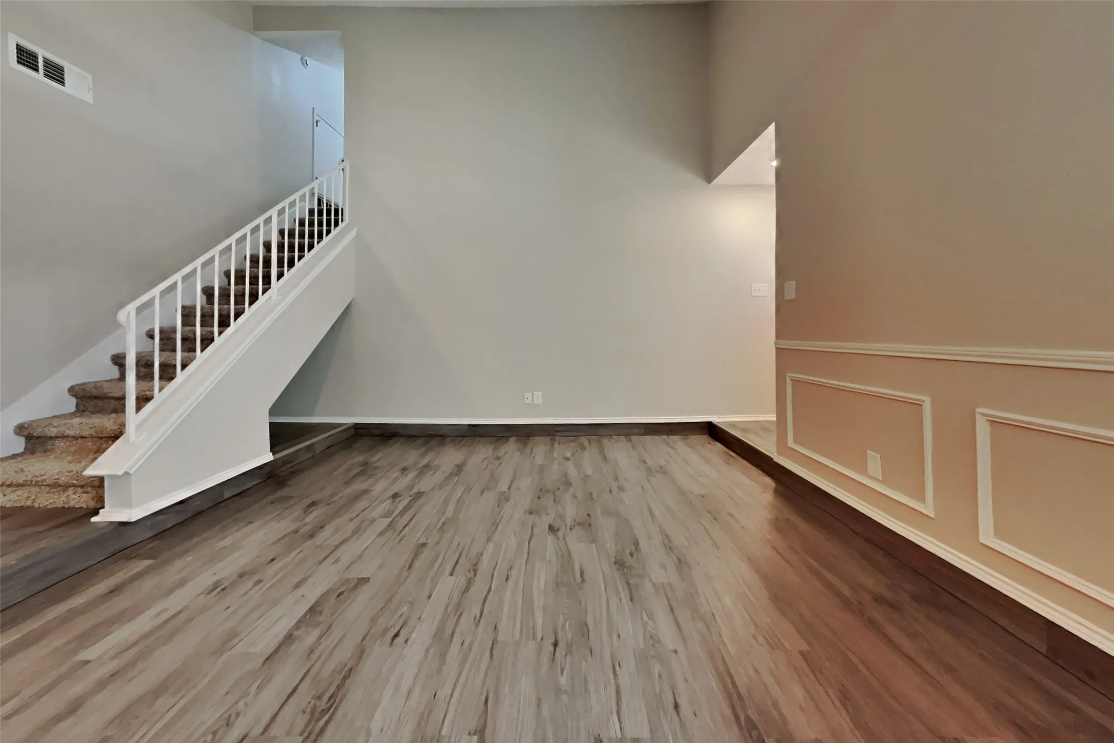 Single Family Residence For Rent in Tarrant County , 6011 Parkmeadow Drive, Arlington, Texas 76018, 4 Bedroom, 3 Bathroom, 2 Garage spaces, 1,796 Sqft, built in 1989, mls#21377575, Real Estate Agent in Arlington, Homes For Rent in Tarrant county, Homes For Rent in Arlington, Realtor in Arlington Texas, Real Estate Brokerage Independent Realty Texas, Luminita Cordes Realtor