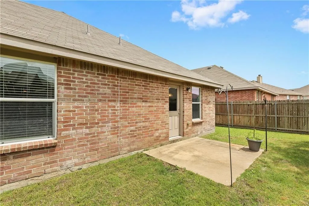 Single Family Residence For Rent in Rockwall County , 807 Windflower Drive, Fate, Texas 75087, 3 Bedroom, 2 Bathroom, 2 Garage spaces, 1,888 Sqft, built in 2009, mls#21377600, Real Estate Agent in Fate, Homes For Rent in Rockwall county, Homes For Rent in Fate, Realtor in Fate Texas, Real Estate Brokerage Independent Realty Texas, Luminita Cordes Realtor