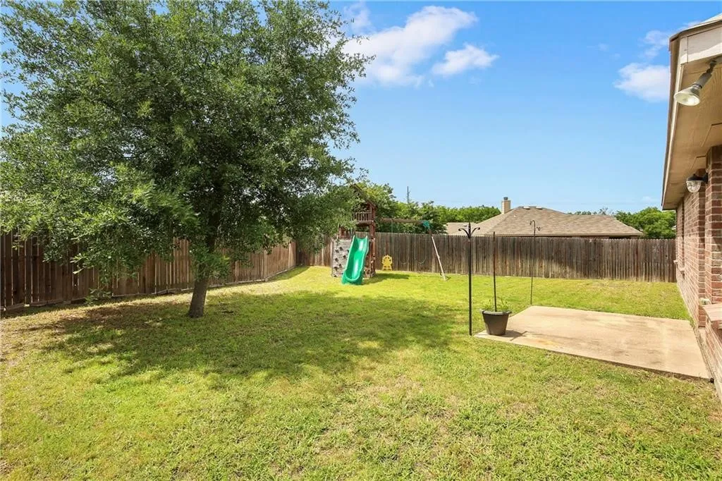 Single Family Residence For Rent in Rockwall County , 807 Windflower Drive, Fate, Texas 75087, 3 Bedroom, 2 Bathroom, 2 Garage spaces, 1,888 Sqft, built in 2009, mls#21377600, Real Estate Agent in Fate, Homes For Rent in Rockwall county, Homes For Rent in Fate, Realtor in Fate Texas, Real Estate Brokerage Independent Realty Texas, Luminita Cordes Realtor