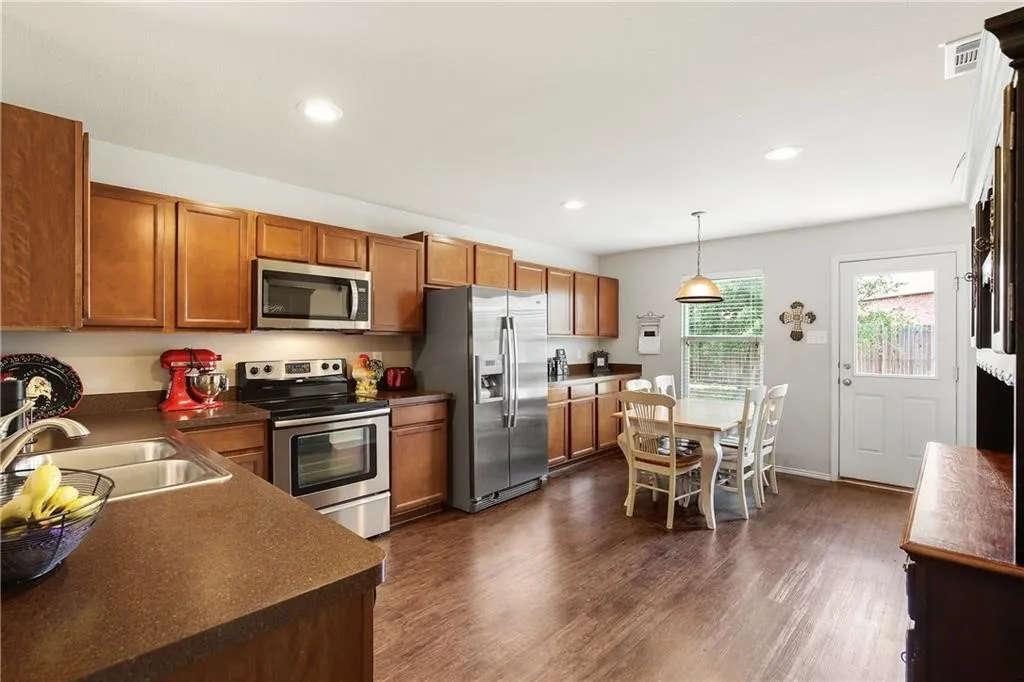 Single Family Residence For Rent in Rockwall County , 807 Windflower Drive, Fate, Texas 75087, 3 Bedroom, 2 Bathroom, 2 Garage spaces, 1,888 Sqft, built in 2009, mls#21377600, Real Estate Agent in Fate, Homes For Rent in Rockwall county, Homes For Rent in Fate, Realtor in Fate Texas, Real Estate Brokerage Independent Realty Texas, Luminita Cordes Realtor