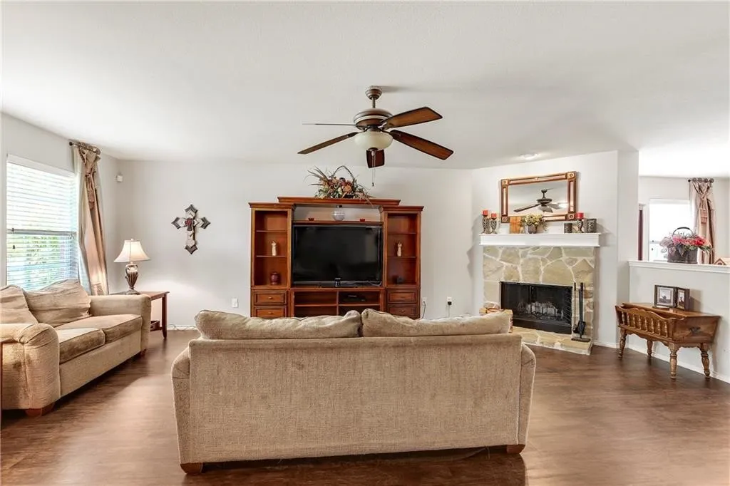 Single Family Residence For Rent in Rockwall County , 807 Windflower Drive, Fate, Texas 75087, 3 Bedroom, 2 Bathroom, 2 Garage spaces, 1,888 Sqft, built in 2009, mls#21377600, Real Estate Agent in Fate, Homes For Rent in Rockwall county, Homes For Rent in Fate, Realtor in Fate Texas, Real Estate Brokerage Independent Realty Texas, Luminita Cordes Realtor