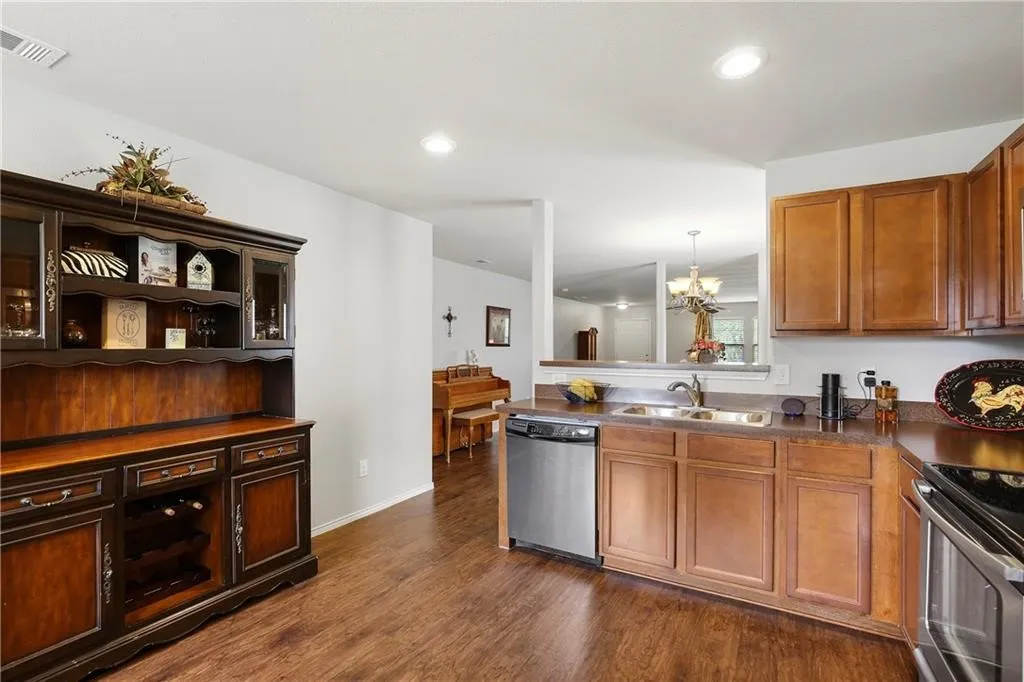 Single Family Residence For Rent in Rockwall County , 807 Windflower Drive, Fate, Texas 75087, 3 Bedroom, 2 Bathroom, 2 Garage spaces, 1,888 Sqft, built in 2009, mls#21377600, Real Estate Agent in Fate, Homes For Rent in Rockwall county, Homes For Rent in Fate, Realtor in Fate Texas, Real Estate Brokerage Independent Realty Texas, Luminita Cordes Realtor