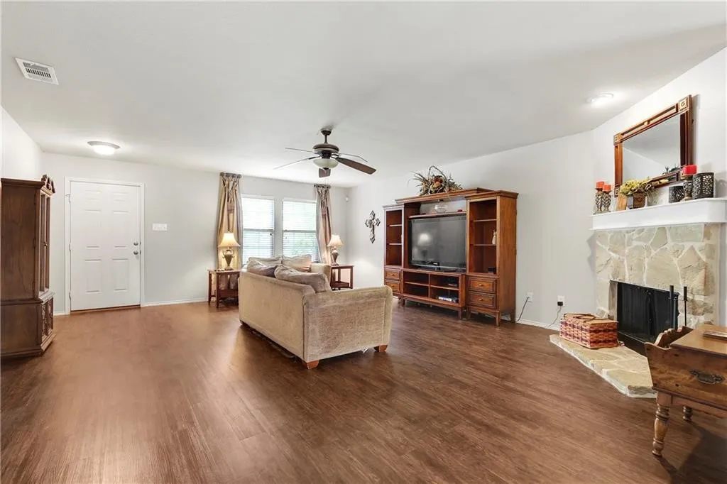 Single Family Residence For Rent in Rockwall County , 807 Windflower Drive, Fate, Texas 75087, 3 Bedroom, 2 Bathroom, 2 Garage spaces, 1,888 Sqft, built in 2009, mls#21377600, Real Estate Agent in Fate, Homes For Rent in Rockwall county, Homes For Rent in Fate, Realtor in Fate Texas, Real Estate Brokerage Independent Realty Texas, Luminita Cordes Realtor