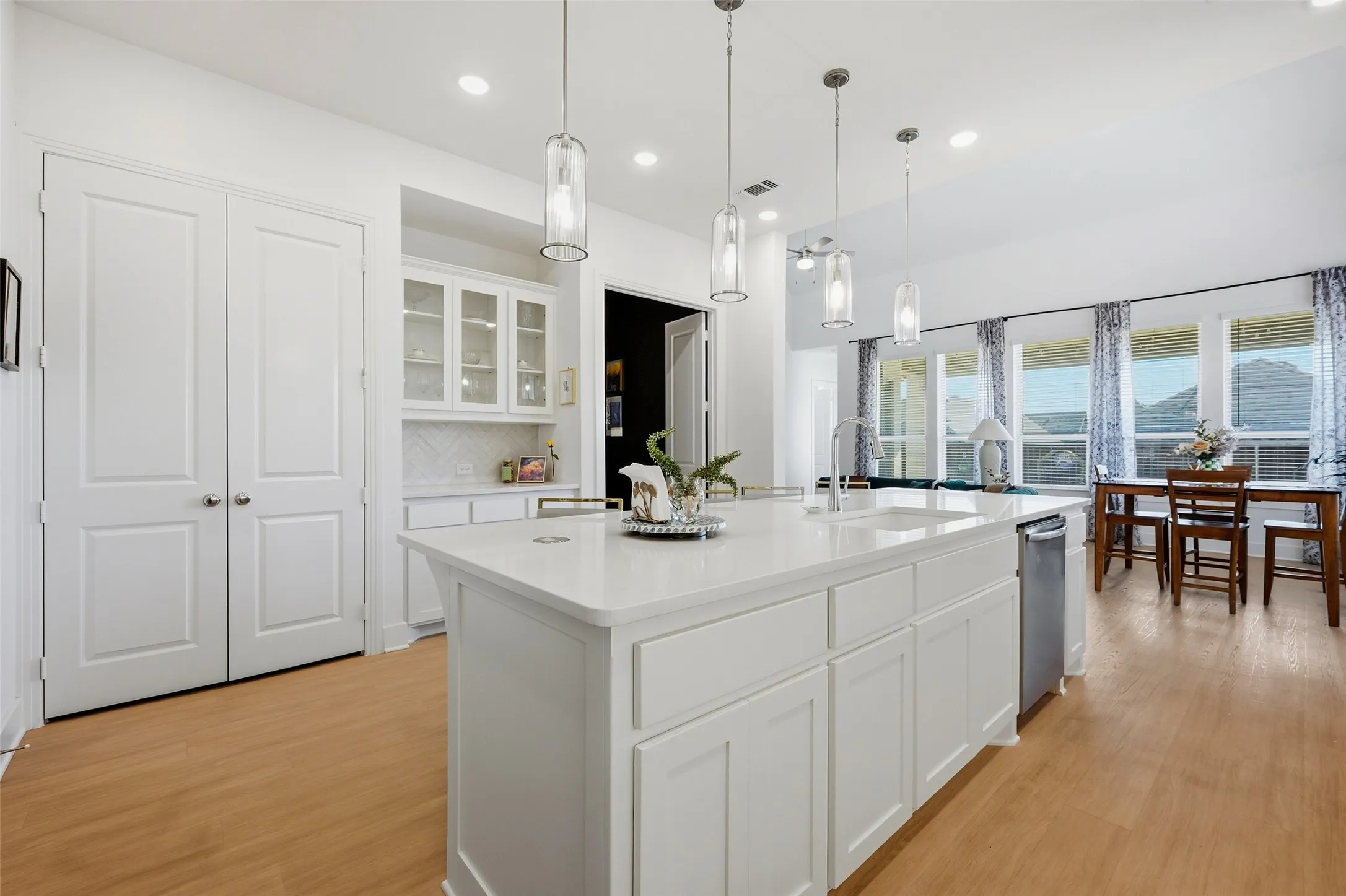 Single Family Residence For Sale in Grayson County , 3731 Cherry Hills Drive, Sherman, Texas 75090, 5 Bedroom, 6 Bathroom, 2 Garage spaces, 3,222 Sqft, built in 2023, mls#21377608, Real Estate Agent in Sherman, Homes For Sale in Grayson county, Homes For Sale in Sherman, Realtor in Sherman Texas, Real Estate Brokerage Independent Realty Texas, Luminita Cordes Realtor