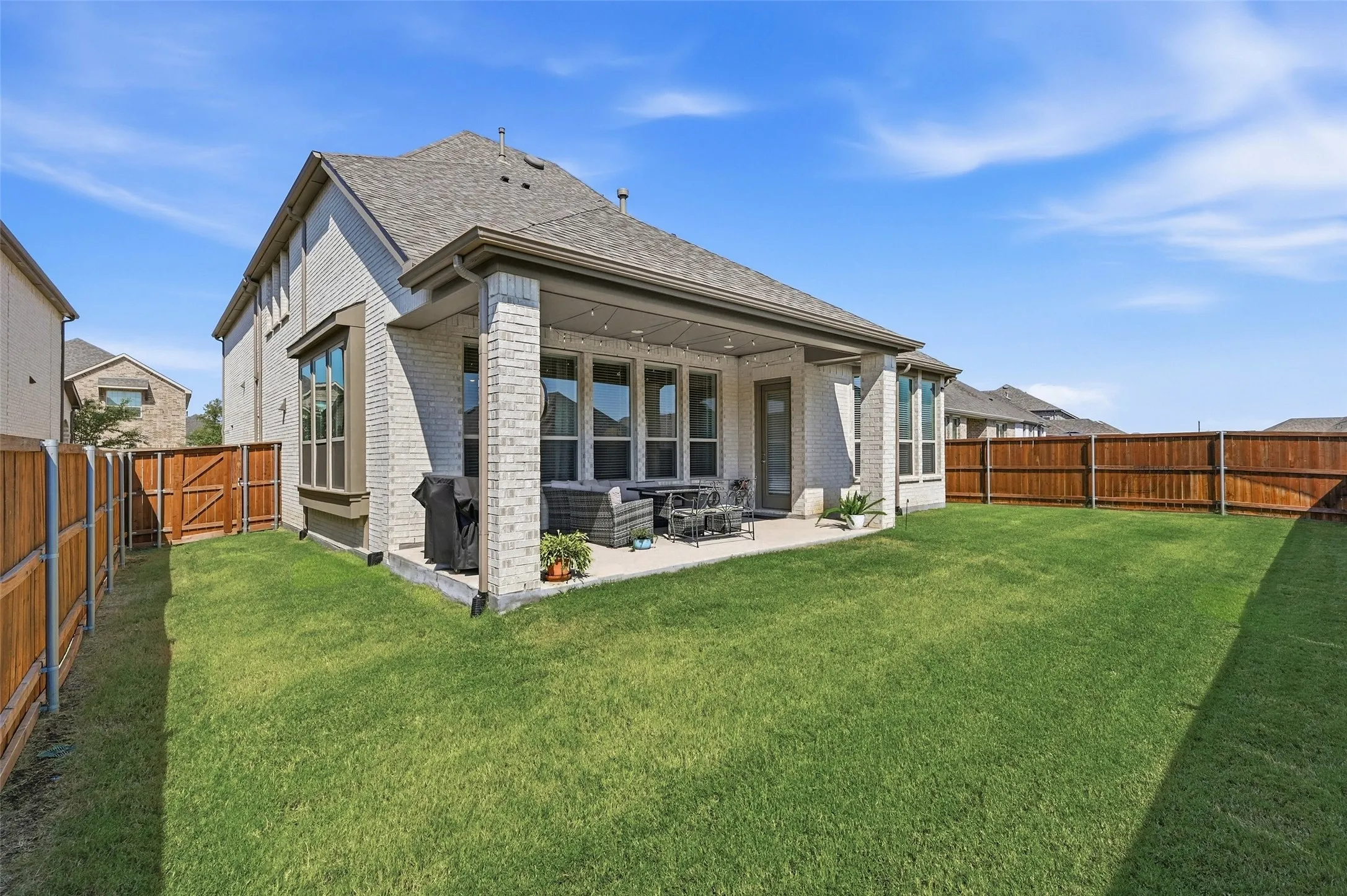 Single Family Residence For Sale in Grayson County , 3731 Cherry Hills Drive, Sherman, Texas 75090, 5 Bedroom, 6 Bathroom, 2 Garage spaces, 3,222 Sqft, built in 2023, mls#21377608, Real Estate Agent in Sherman, Homes For Sale in Grayson county, Homes For Sale in Sherman, Realtor in Sherman Texas, Real Estate Brokerage Independent Realty Texas, Luminita Cordes Realtor