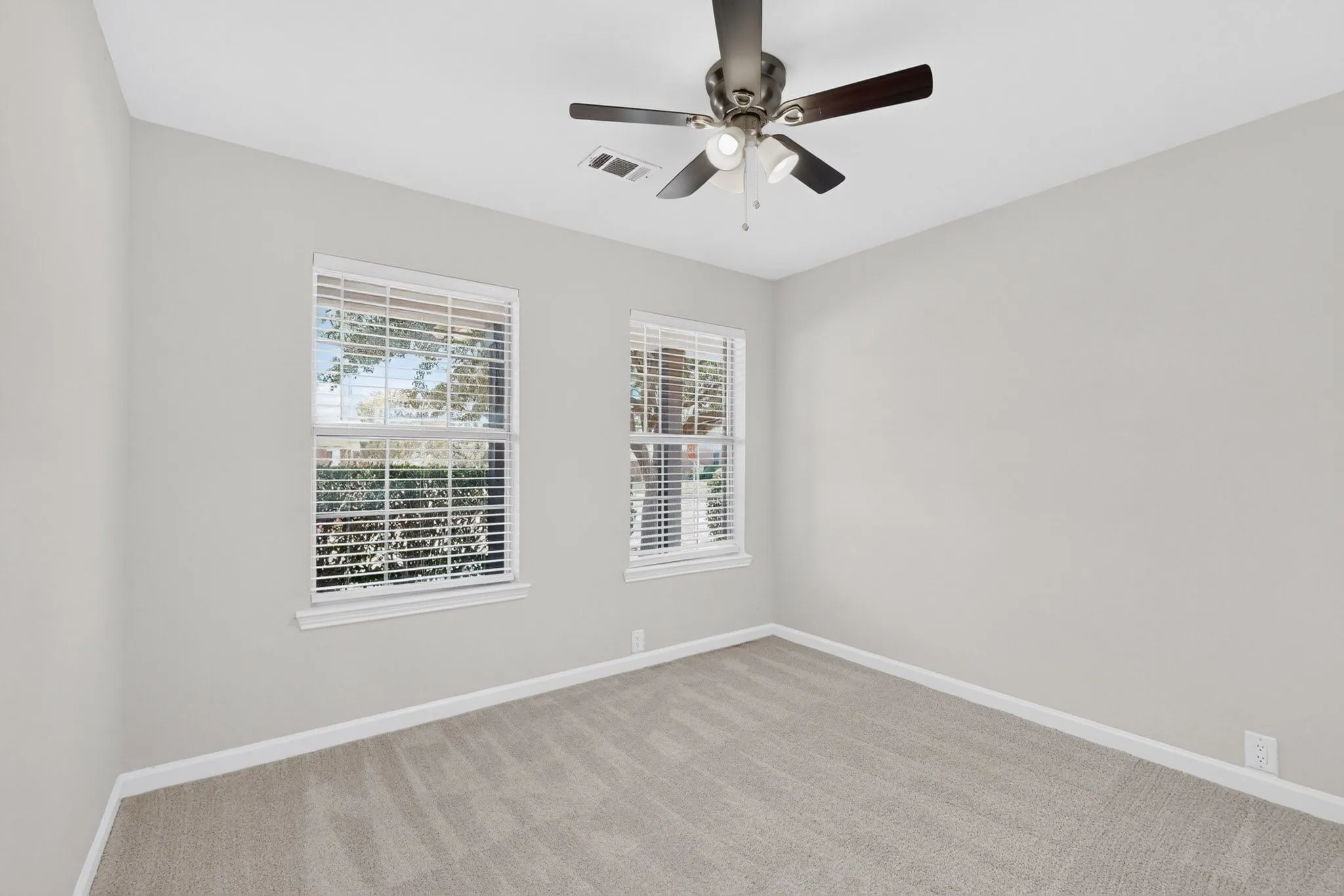 Single Family Residence For Sale in Denton County , 8924 Wagon Trail, Cross Roads, Texas 76227, 3 Bedroom, 2 Bathroom, 2 Garage spaces, 1,378 Sqft, built in 2004, mls#21377239, Real Estate Agent in Cross Roads, Homes For Sale in Denton county, Homes For Sale in Cross Roads, Realtor in Cross Roads Texas, Real Estate Brokerage Independent Realty Texas, Luminita Cordes Realtor