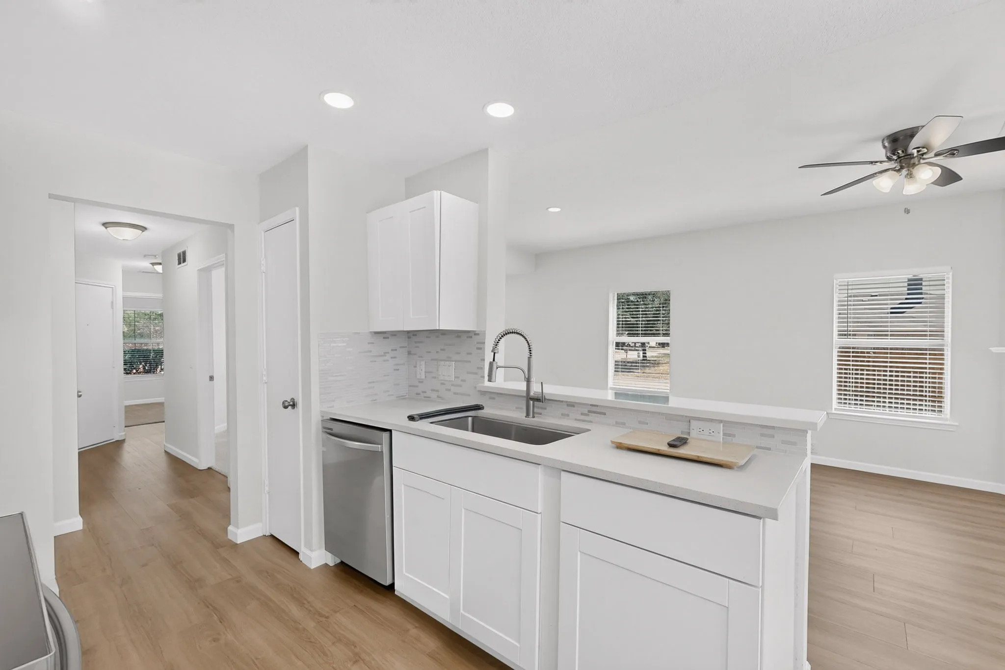Single Family Residence For Sale in Denton County , 8924 Wagon Trail, Cross Roads, Texas 76227, 3 Bedroom, 2 Bathroom, 2 Garage spaces, 1,378 Sqft, built in 2004, mls#21377239, Real Estate Agent in Cross Roads, Homes For Sale in Denton county, Homes For Sale in Cross Roads, Realtor in Cross Roads Texas, Real Estate Brokerage Independent Realty Texas, Luminita Cordes Realtor