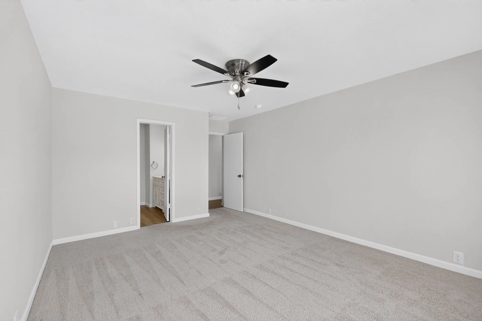 Single Family Residence For Sale in Denton County , 8924 Wagon Trail, Cross Roads, Texas 76227, 3 Bedroom, 2 Bathroom, 2 Garage spaces, 1,378 Sqft, built in 2004, mls#21377239, Real Estate Agent in Cross Roads, Homes For Sale in Denton county, Homes For Sale in Cross Roads, Realtor in Cross Roads Texas, Real Estate Brokerage Independent Realty Texas, Luminita Cordes Realtor