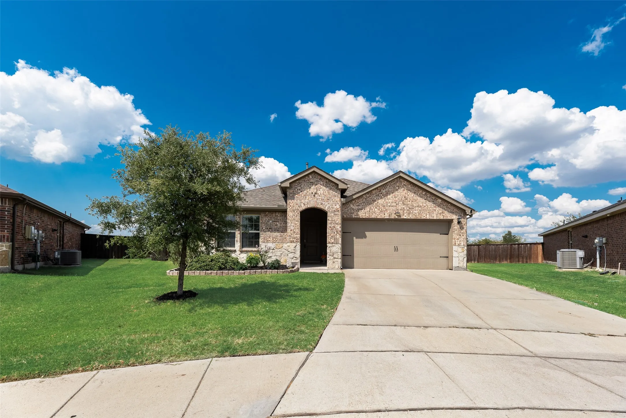 Single Family Residence For Sale in Kaufman County , 4301 Pyramid Drive, Forney, Texas 75126, 4 Bedroom, 2 Bathroom, 2 Garage spaces, 2,079 Sqft, built in 2020, mls#21372873, Real Estate Agent in Forney, Homes For Sale in Kaufman county, Homes For Sale in Forney, Realtor in Forney Texas, Real Estate Brokerage Independent Realty Texas, Luminita Cordes Realtor