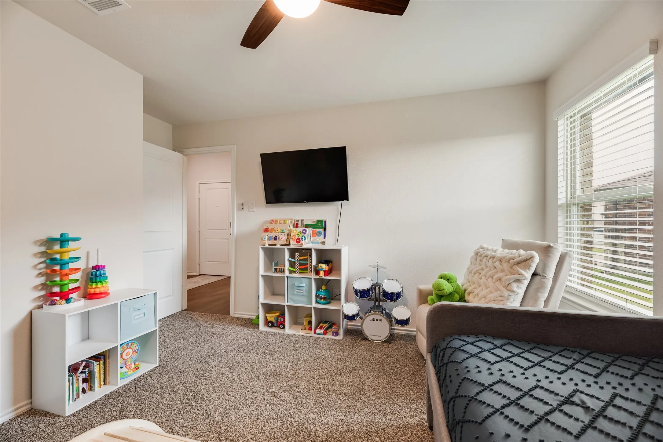 Single Family Residence For Sale in Kaufman County , 4301 Pyramid Drive, Forney, Texas 75126, 4 Bedroom, 2 Bathroom, 2 Garage spaces, 2,079 Sqft, built in 2020, mls#21372873, Real Estate Agent in Forney, Homes For Sale in Kaufman county, Homes For Sale in Forney, Realtor in Forney Texas, Real Estate Brokerage Independent Realty Texas, Luminita Cordes Realtor