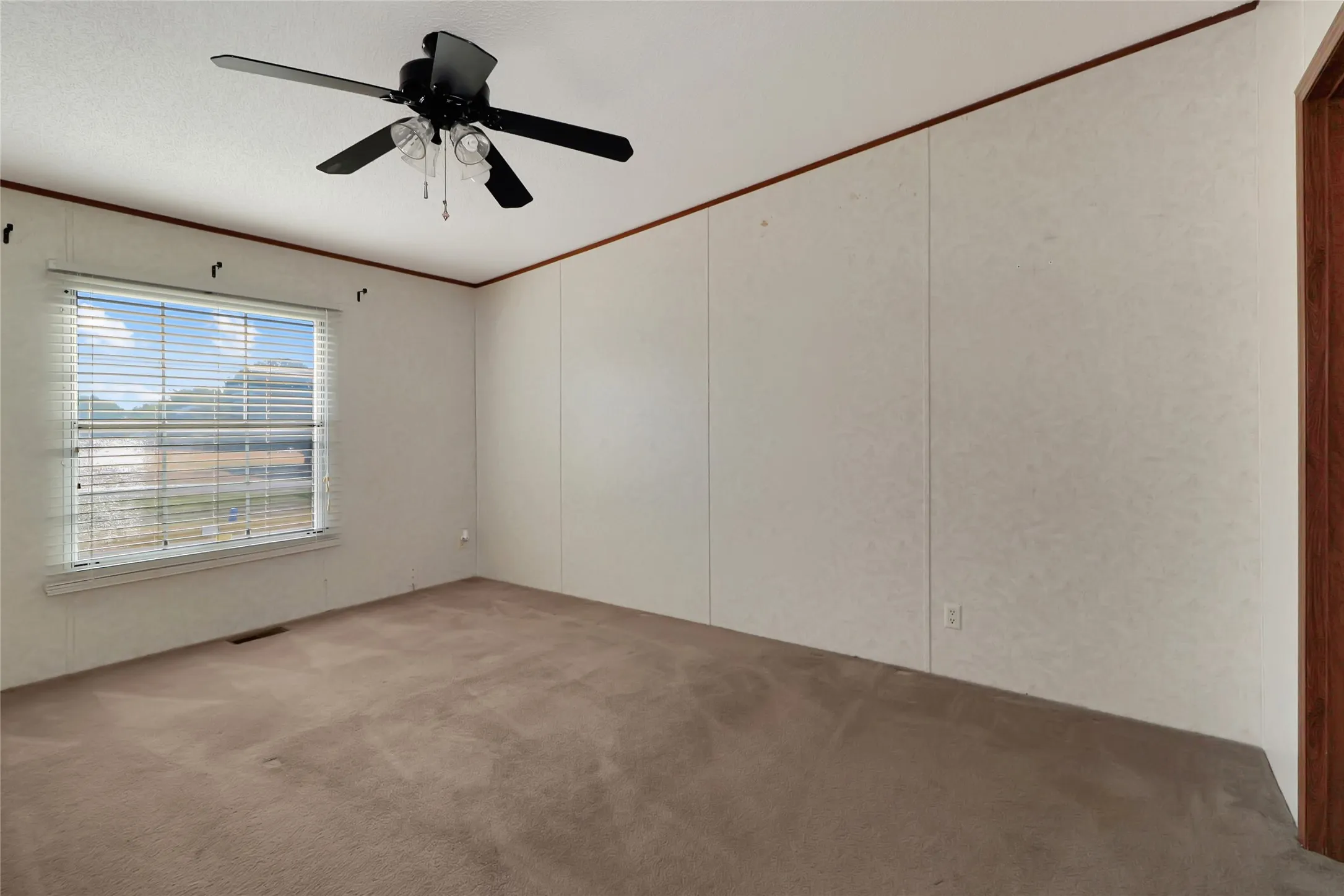 Manufactured Home For Sale in Denton County , 12981 Heather Brook Road, Justin, Texas 76247, 4 Bedroom, 2 Bathroom, Garage spaces, 2,432 Sqft, built in 2001, mls#21377617, Real Estate Agent in Justin, Homes For Sale in Denton county, Homes For Sale in Justin, Realtor in Justin Texas, Real Estate Brokerage Independent Realty Texas, Luminita Cordes Realtor