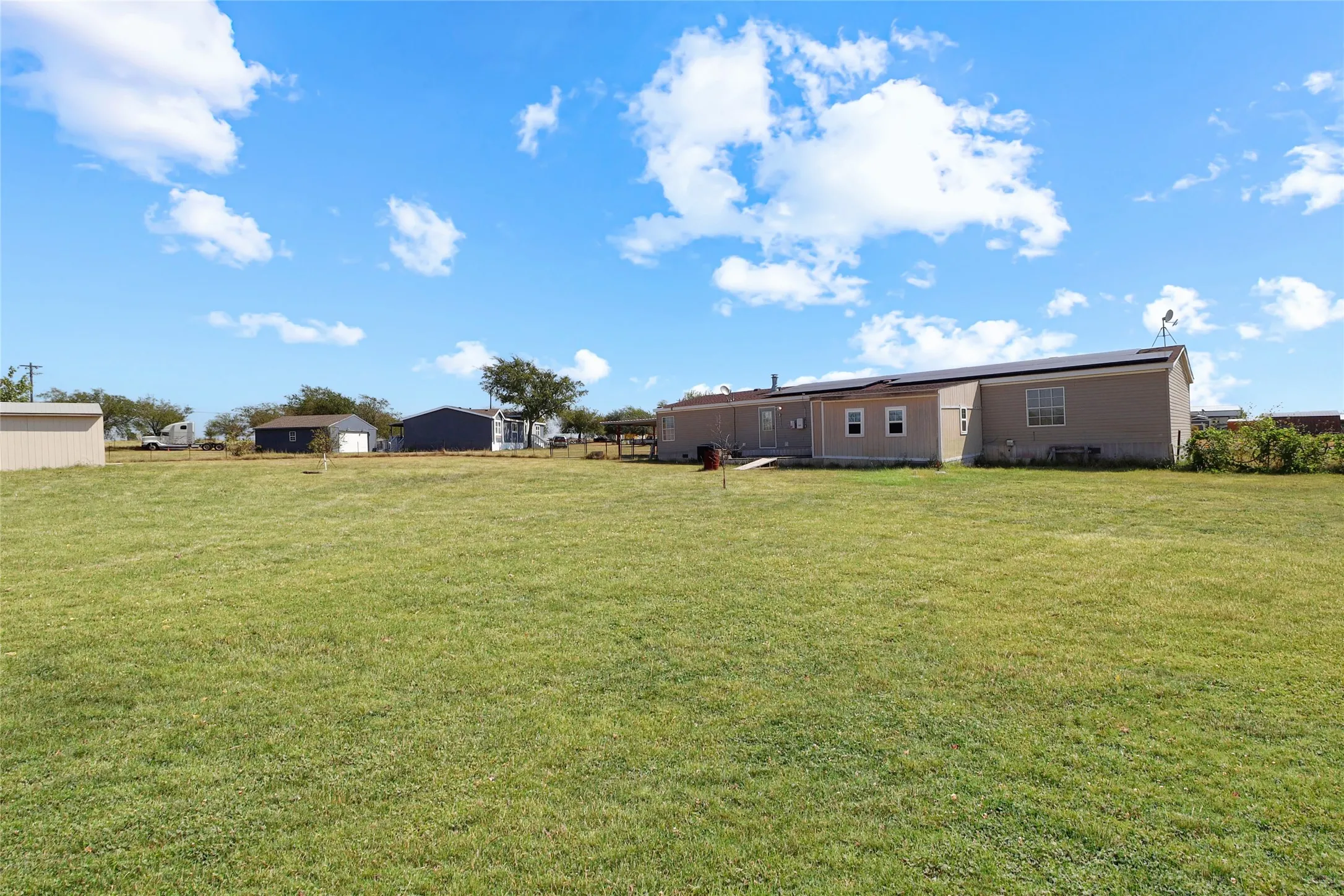 Manufactured Home For Sale in Denton County , 12981 Heather Brook Road, Justin, Texas 76247, 4 Bedroom, 2 Bathroom, Garage spaces, 2,432 Sqft, built in 2001, mls#21377617, Real Estate Agent in Justin, Homes For Sale in Denton county, Homes For Sale in Justin, Realtor in Justin Texas, Real Estate Brokerage Independent Realty Texas, Luminita Cordes Realtor