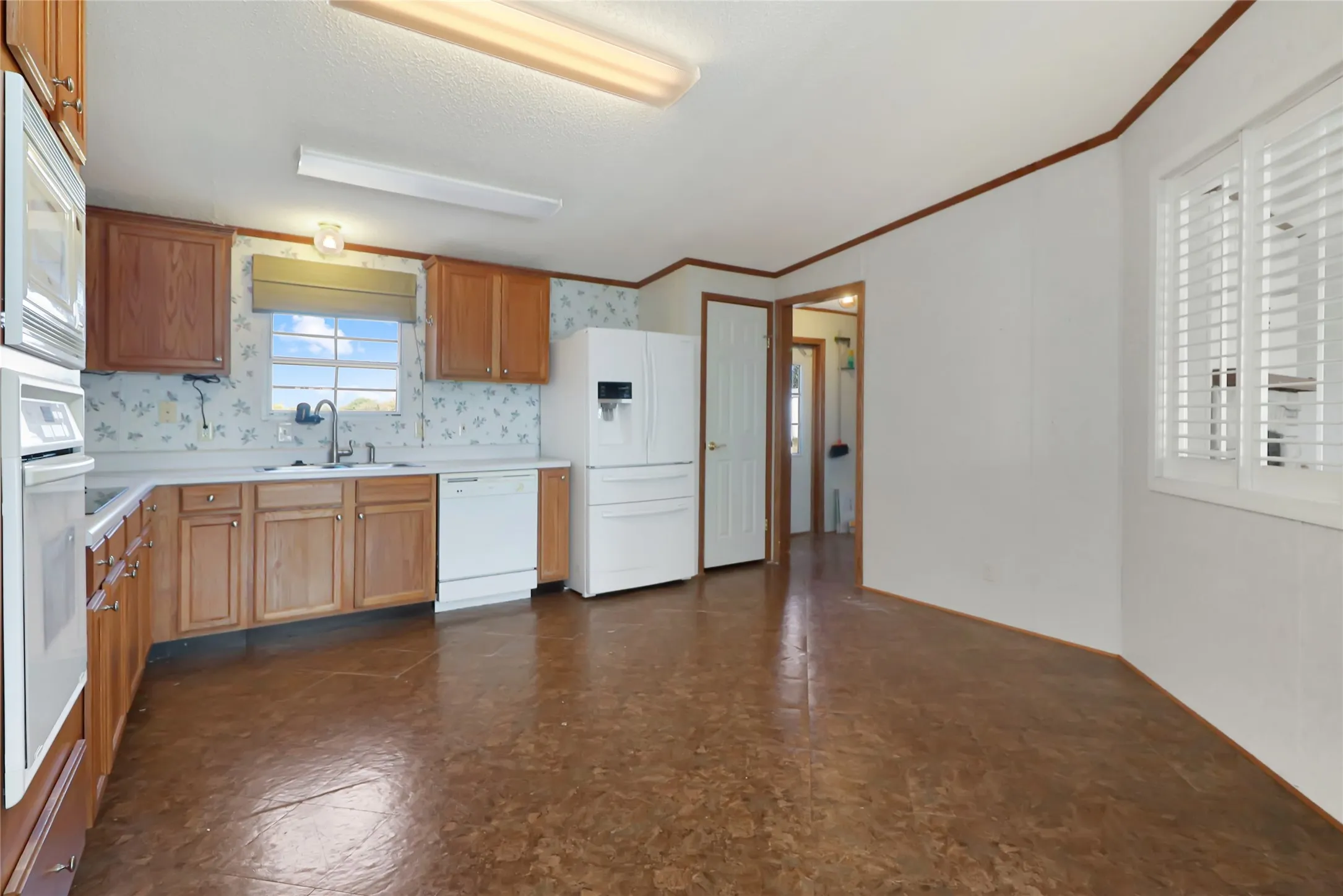 Manufactured Home For Sale in Denton County , 12981 Heather Brook Road, Justin, Texas 76247, 4 Bedroom, 2 Bathroom, Garage spaces, 2,432 Sqft, built in 2001, mls#21377617, Real Estate Agent in Justin, Homes For Sale in Denton county, Homes For Sale in Justin, Realtor in Justin Texas, Real Estate Brokerage Independent Realty Texas, Luminita Cordes Realtor