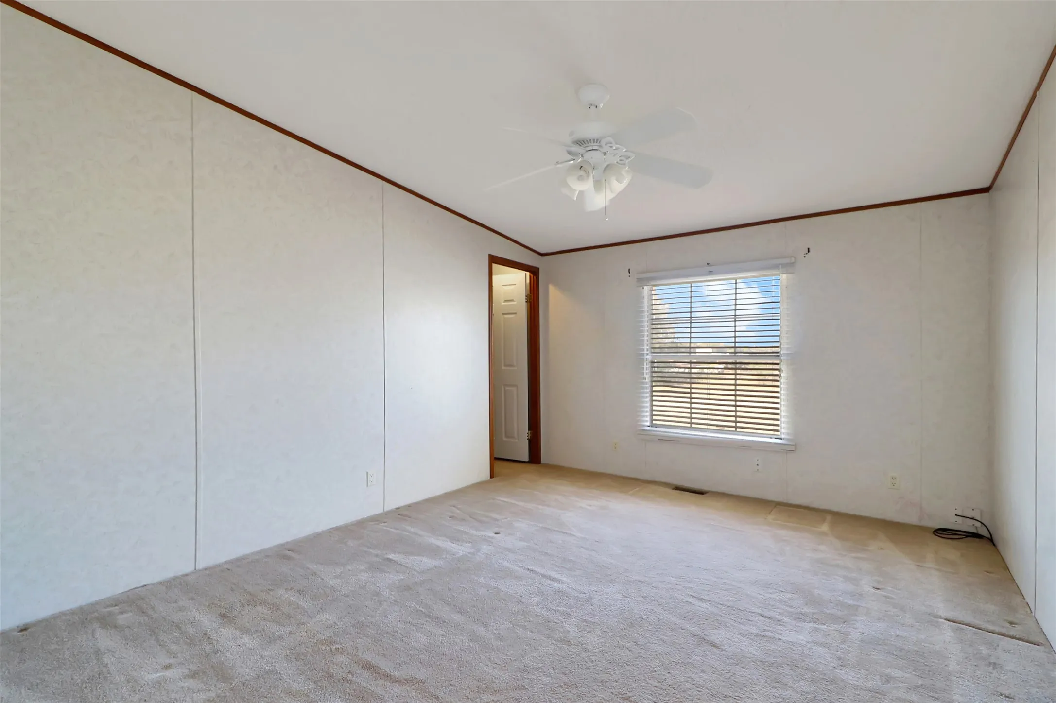Manufactured Home For Sale in Denton County , 12981 Heather Brook Road, Justin, Texas 76247, 4 Bedroom, 2 Bathroom, Garage spaces, 2,432 Sqft, built in 2001, mls#21377617, Real Estate Agent in Justin, Homes For Sale in Denton county, Homes For Sale in Justin, Realtor in Justin Texas, Real Estate Brokerage Independent Realty Texas, Luminita Cordes Realtor
