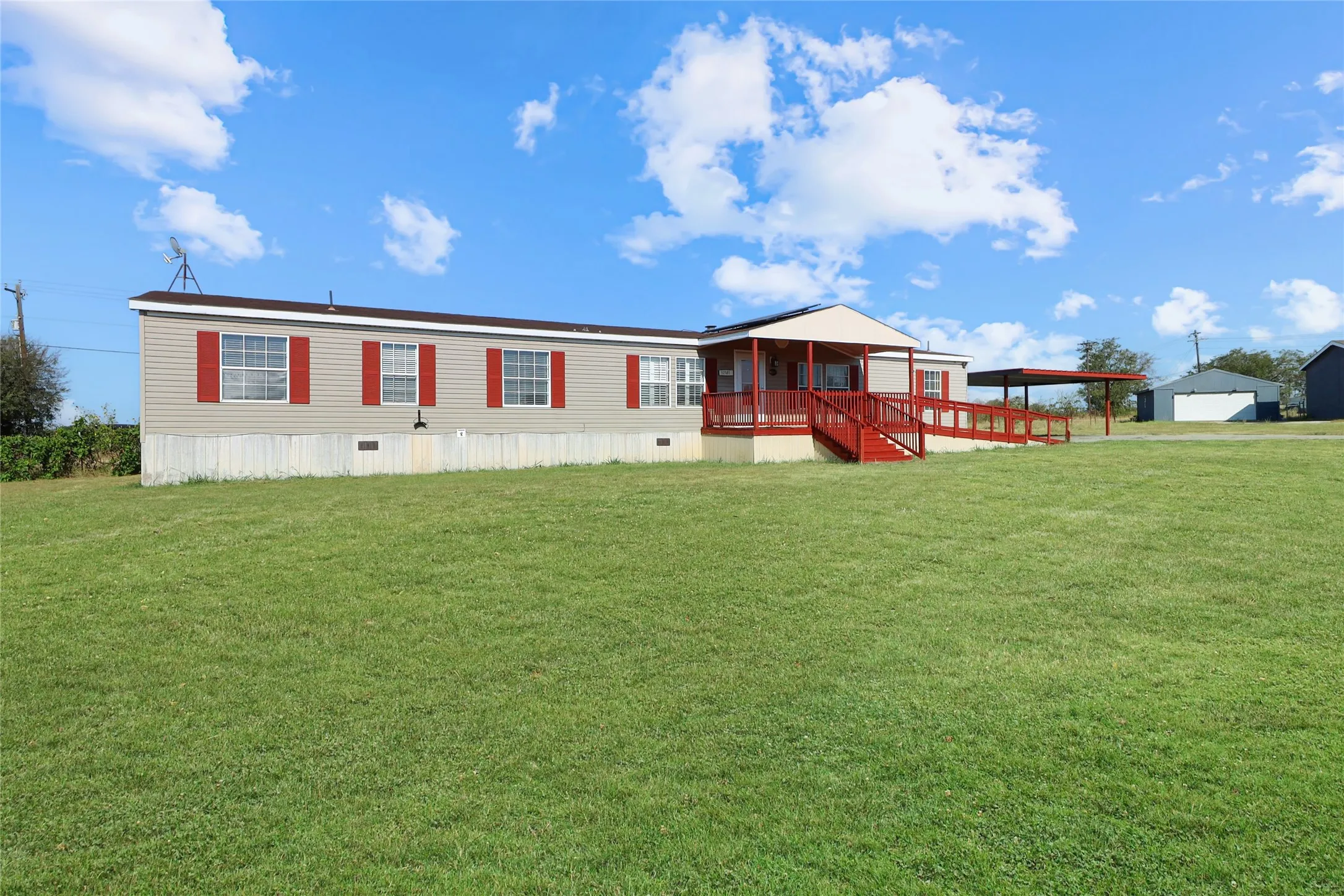 Manufactured Home For Sale in Denton County , 12981 Heather Brook Road, Justin, Texas 76247, 4 Bedroom, 2 Bathroom, Garage spaces, 2,432 Sqft, built in 2001, mls#21377617, Real Estate Agent in Justin, Homes For Sale in Denton county, Homes For Sale in Justin, Realtor in Justin Texas, Real Estate Brokerage Independent Realty Texas, Luminita Cordes Realtor
