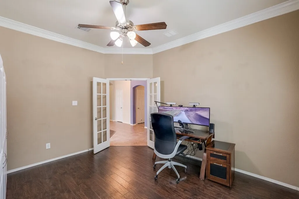 Single Family Residence For Sale in Tarrant County , 2815 Fox Creek Trail, Arlington, Texas 76017, 3 Bedroom, 2 Bathroom, 2 Garage spaces, 2,489 Sqft, built in 2009, mls#21377271, Real Estate Agent in Arlington, Homes For Sale in Tarrant county, Homes For Sale in Arlington, Realtor in Arlington Texas, Real Estate Brokerage Independent Realty Texas, Luminita Cordes Realtor
