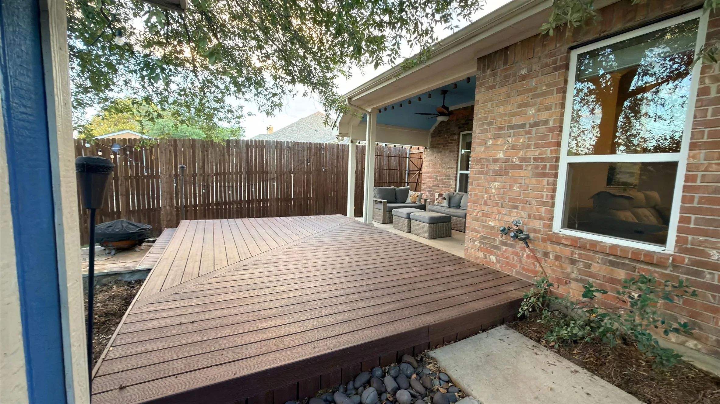 Single Family Residence For Sale in Tarrant County , 2815 Fox Creek Trail, Arlington, Texas 76017, 3 Bedroom, 2 Bathroom, 2 Garage spaces, 2,489 Sqft, built in 2009, mls#21377271, Real Estate Agent in Arlington, Homes For Sale in Tarrant county, Homes For Sale in Arlington, Realtor in Arlington Texas, Real Estate Brokerage Independent Realty Texas, Luminita Cordes Realtor