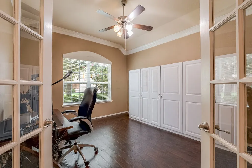 Single Family Residence For Sale in Tarrant County , 2815 Fox Creek Trail, Arlington, Texas 76017, 3 Bedroom, 2 Bathroom, 2 Garage spaces, 2,489 Sqft, built in 2009, mls#21377271, Real Estate Agent in Arlington, Homes For Sale in Tarrant county, Homes For Sale in Arlington, Realtor in Arlington Texas, Real Estate Brokerage Independent Realty Texas, Luminita Cordes Realtor
