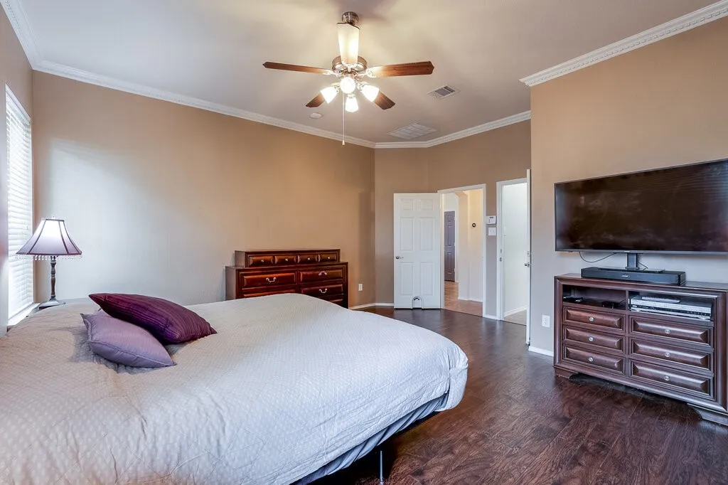 Single Family Residence For Sale in Tarrant County , 2815 Fox Creek Trail, Arlington, Texas 76017, 3 Bedroom, 2 Bathroom, 2 Garage spaces, 2,489 Sqft, built in 2009, mls#21377271, Real Estate Agent in Arlington, Homes For Sale in Tarrant county, Homes For Sale in Arlington, Realtor in Arlington Texas, Real Estate Brokerage Independent Realty Texas, Luminita Cordes Realtor
