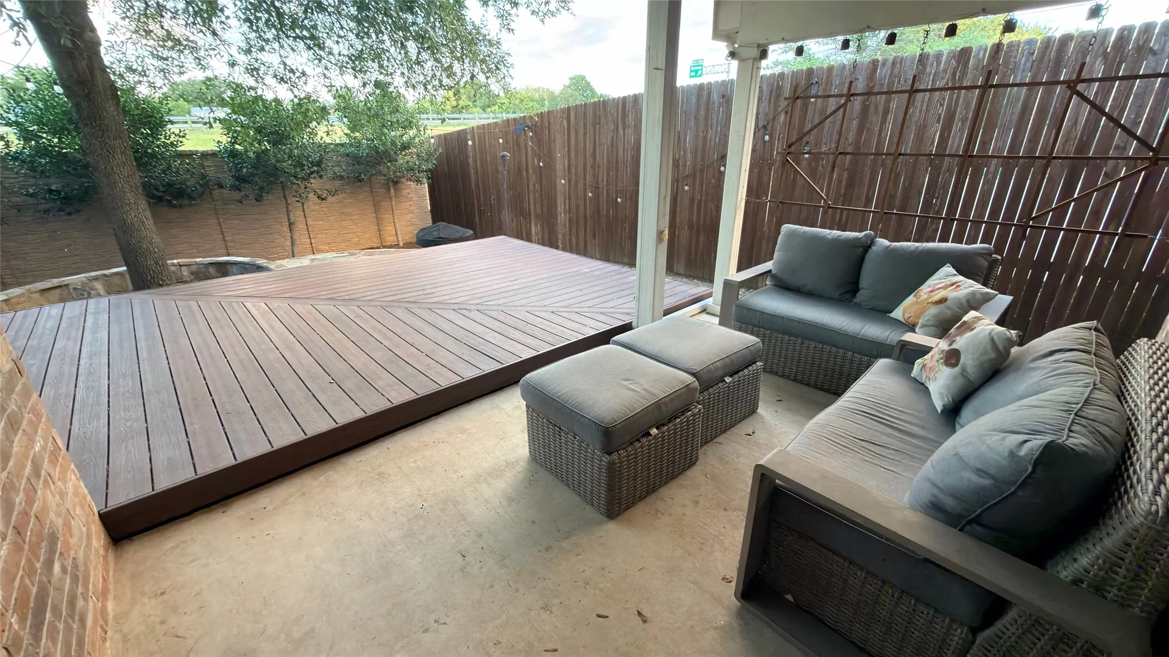 Single Family Residence For Sale in Tarrant County , 2815 Fox Creek Trail, Arlington, Texas 76017, 3 Bedroom, 2 Bathroom, 2 Garage spaces, 2,489 Sqft, built in 2009, mls#21377271, Real Estate Agent in Arlington, Homes For Sale in Tarrant county, Homes For Sale in Arlington, Realtor in Arlington Texas, Real Estate Brokerage Independent Realty Texas, Luminita Cordes Realtor