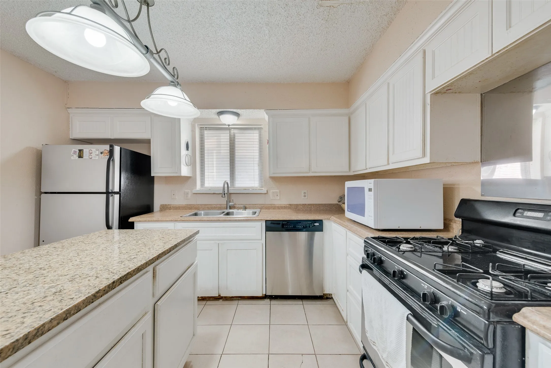 Single Family Residence For Sale in Dallas County , 5329 Daytona Drive, Garland, Texas 75043, 4 Bedroom, 2 Bathroom, 2 Garage spaces, 1,954 Sqft, built in 1974, mls#21352727, Real Estate Agent in Garland, Homes For Sale in Dallas county, Homes For Sale in Garland, Realtor in Garland Texas, Real Estate Brokerage Independent Realty Texas, Luminita Cordes Realtor