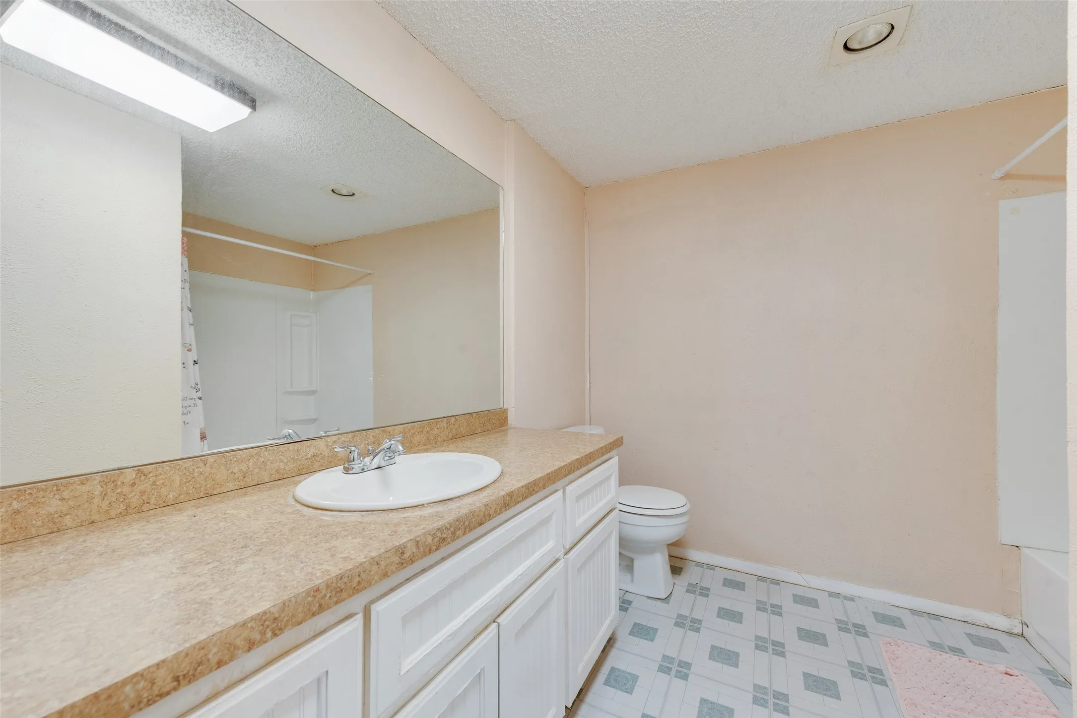 Single Family Residence For Sale in Dallas County , 5329 Daytona Drive, Garland, Texas 75043, 4 Bedroom, 2 Bathroom, 2 Garage spaces, 1,954 Sqft, built in 1974, mls#21352727, Real Estate Agent in Garland, Homes For Sale in Dallas county, Homes For Sale in Garland, Realtor in Garland Texas, Real Estate Brokerage Independent Realty Texas, Luminita Cordes Realtor