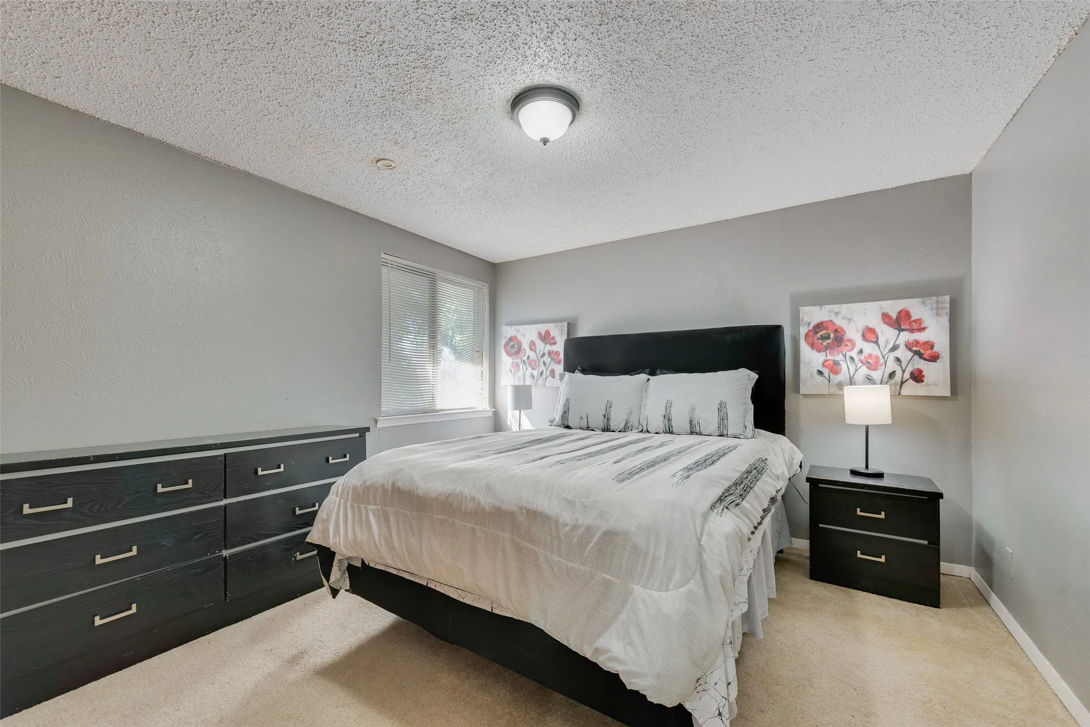 Single Family Residence For Sale in Dallas County , 5329 Daytona Drive, Garland, Texas 75043, 4 Bedroom, 2 Bathroom, 2 Garage spaces, 1,954 Sqft, built in 1974, mls#21352727, Real Estate Agent in Garland, Homes For Sale in Dallas county, Homes For Sale in Garland, Realtor in Garland Texas, Real Estate Brokerage Independent Realty Texas, Luminita Cordes Realtor
