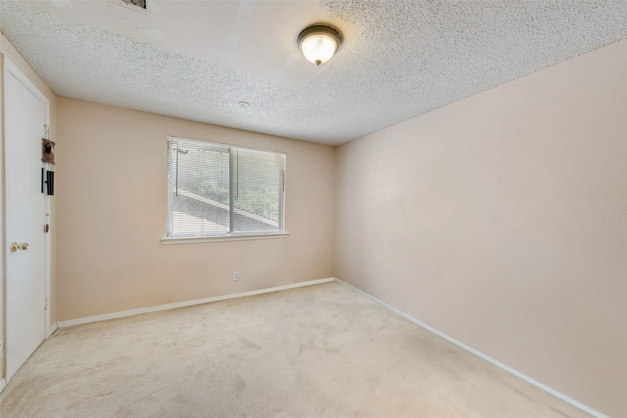Single Family Residence For Sale in Dallas County , 5329 Daytona Drive, Garland, Texas 75043, 4 Bedroom, 2 Bathroom, 2 Garage spaces, 1,954 Sqft, built in 1974, mls#21352727, Real Estate Agent in Garland, Homes For Sale in Dallas county, Homes For Sale in Garland, Realtor in Garland Texas, Real Estate Brokerage Independent Realty Texas, Luminita Cordes Realtor