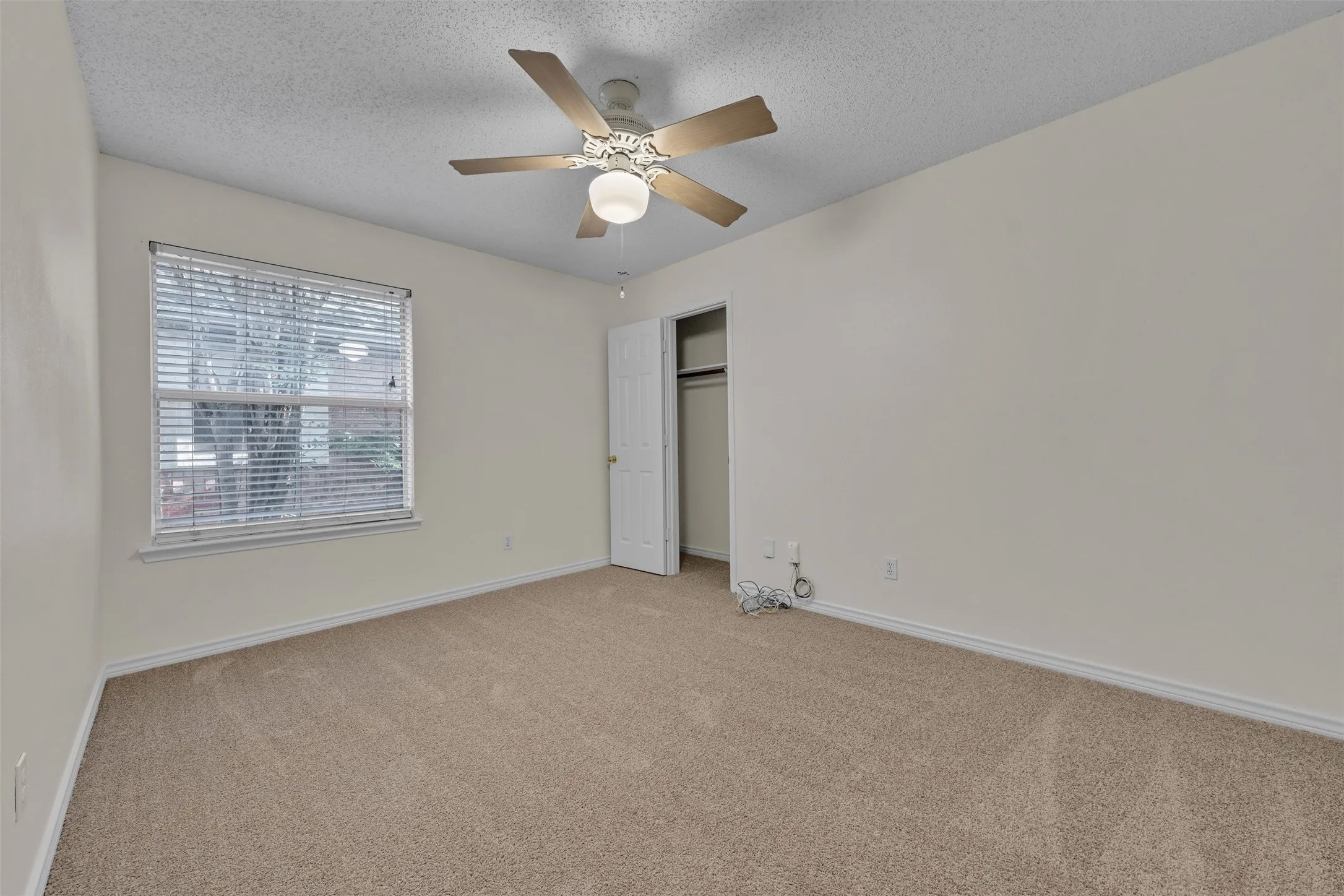 Single Family Residence For Rent in Tarrant County , 2202 Richmond Circle, Mansfield, Texas 76063, 4 Bedroom, 2 Bathroom, 2 Garage spaces, 2,321 Sqft, built in 1997, mls#21376242, Real Estate Agent in Mansfield, Homes For Rent in Tarrant county, Homes For Rent in Mansfield, Realtor in Mansfield Texas, Real Estate Brokerage Independent Realty Texas, Luminita Cordes Realtor